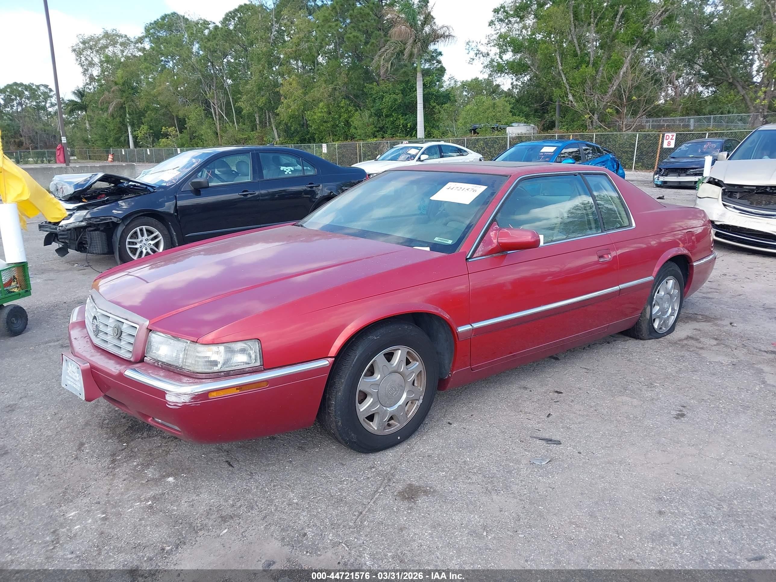 1998 Cadillac Eldorado Touring Red vin: 1G6ET1292WU604359
