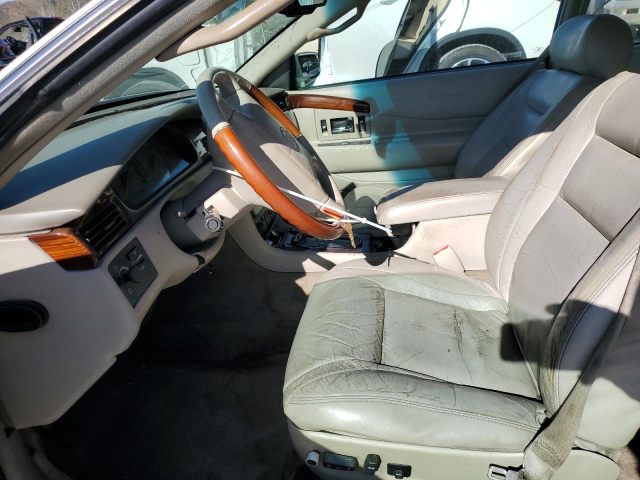 2001 Cadillac Eldorado Touring Белый vin: 1G6ET12951B106600