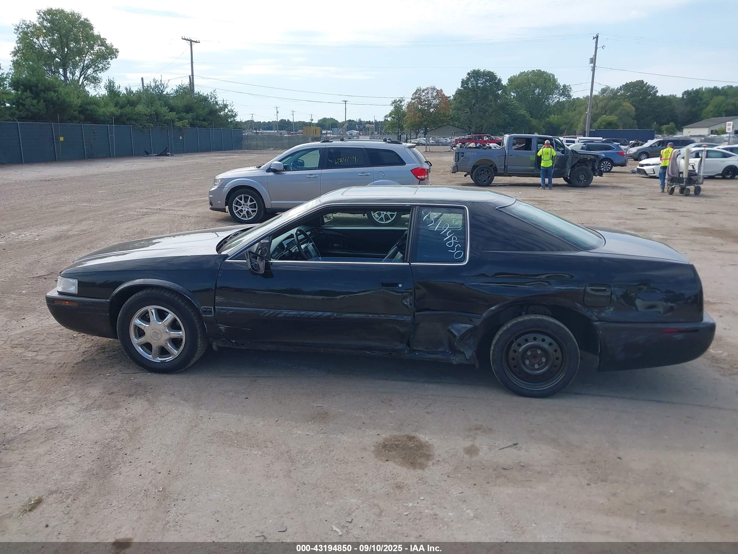 1999 Cadillac Eldorado Touring Black vin: 1G6ET1297XU615973