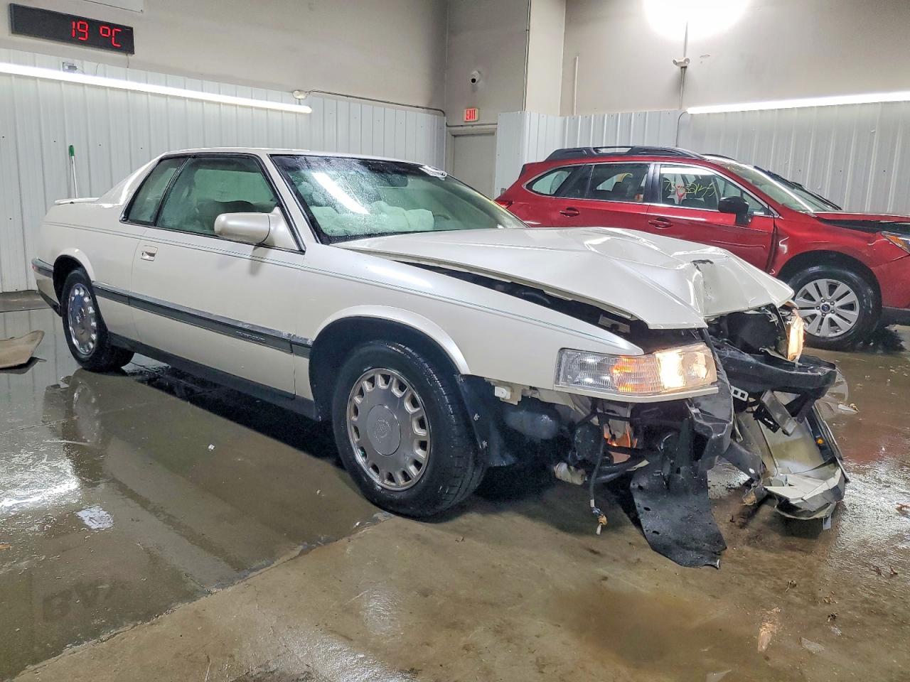 1994 Cadillac Eldorado Touring White vin: 1G6ET129XRU622256