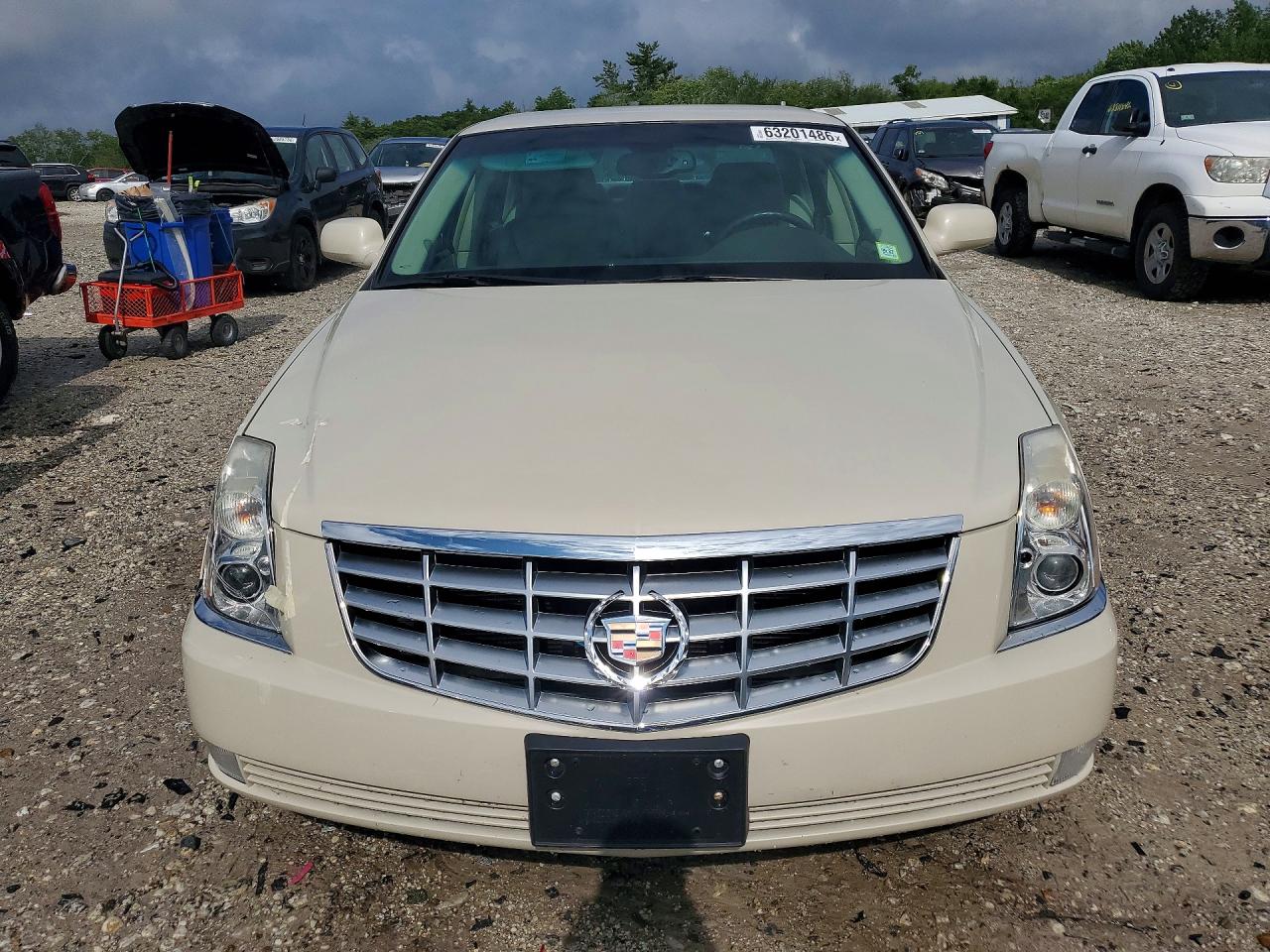 2011 Cadillac Dts Beige vin: 1G6KA5E62BU105167