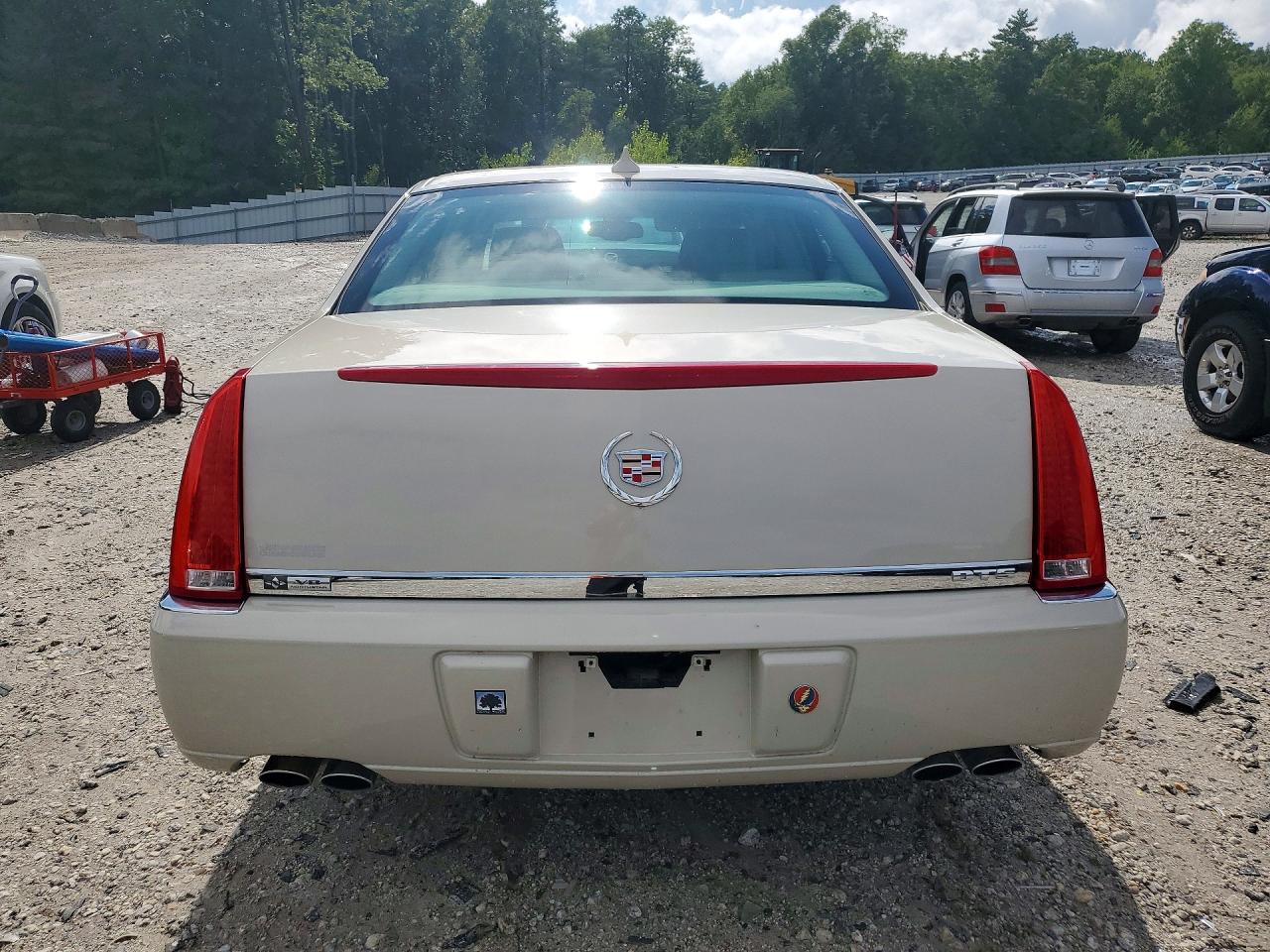 2011 Cadillac Dts Beige vin: 1G6KA5E62BU105167