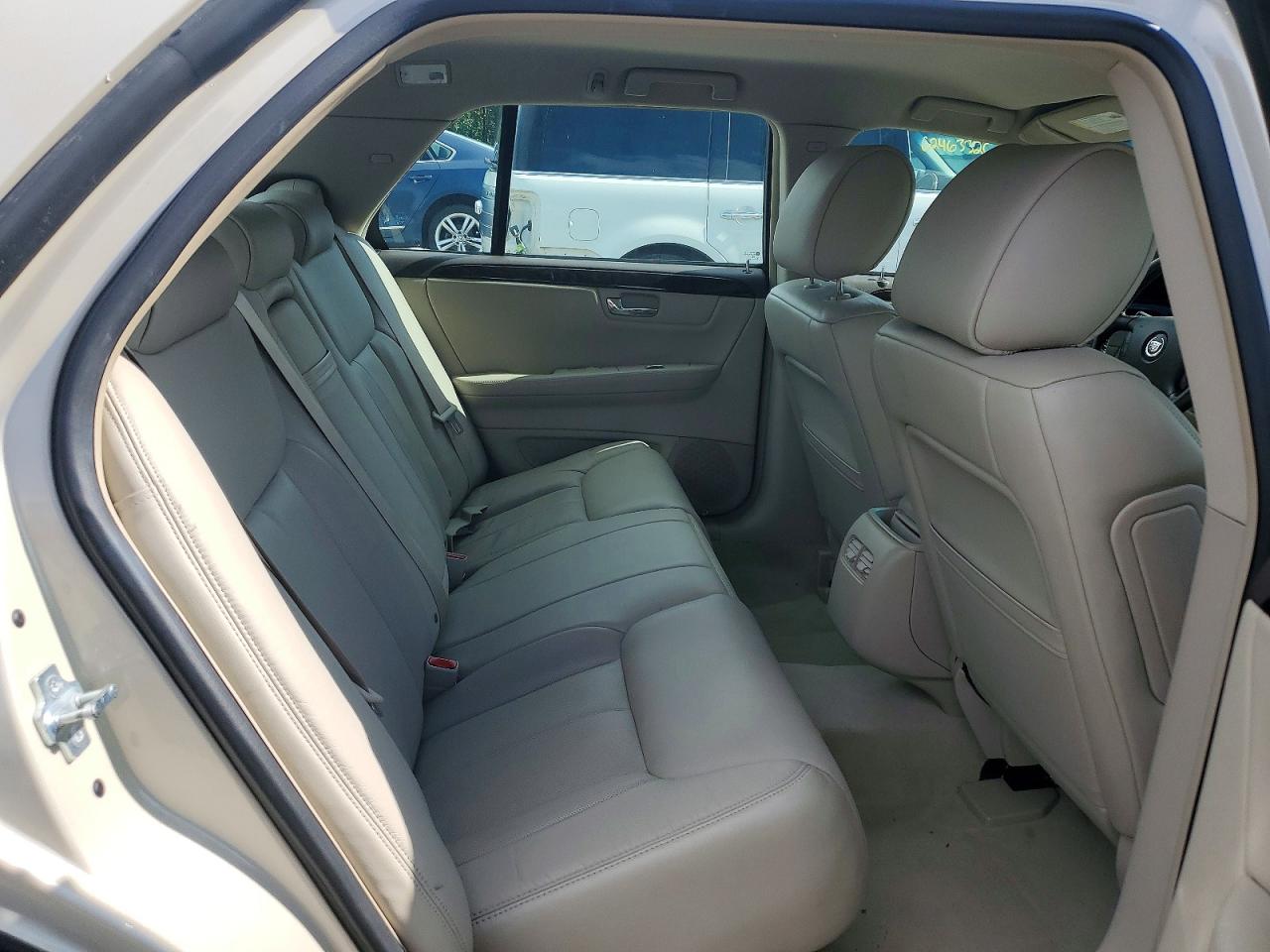 2011 Cadillac Dts Beige vin: 1G6KA5E62BU105167