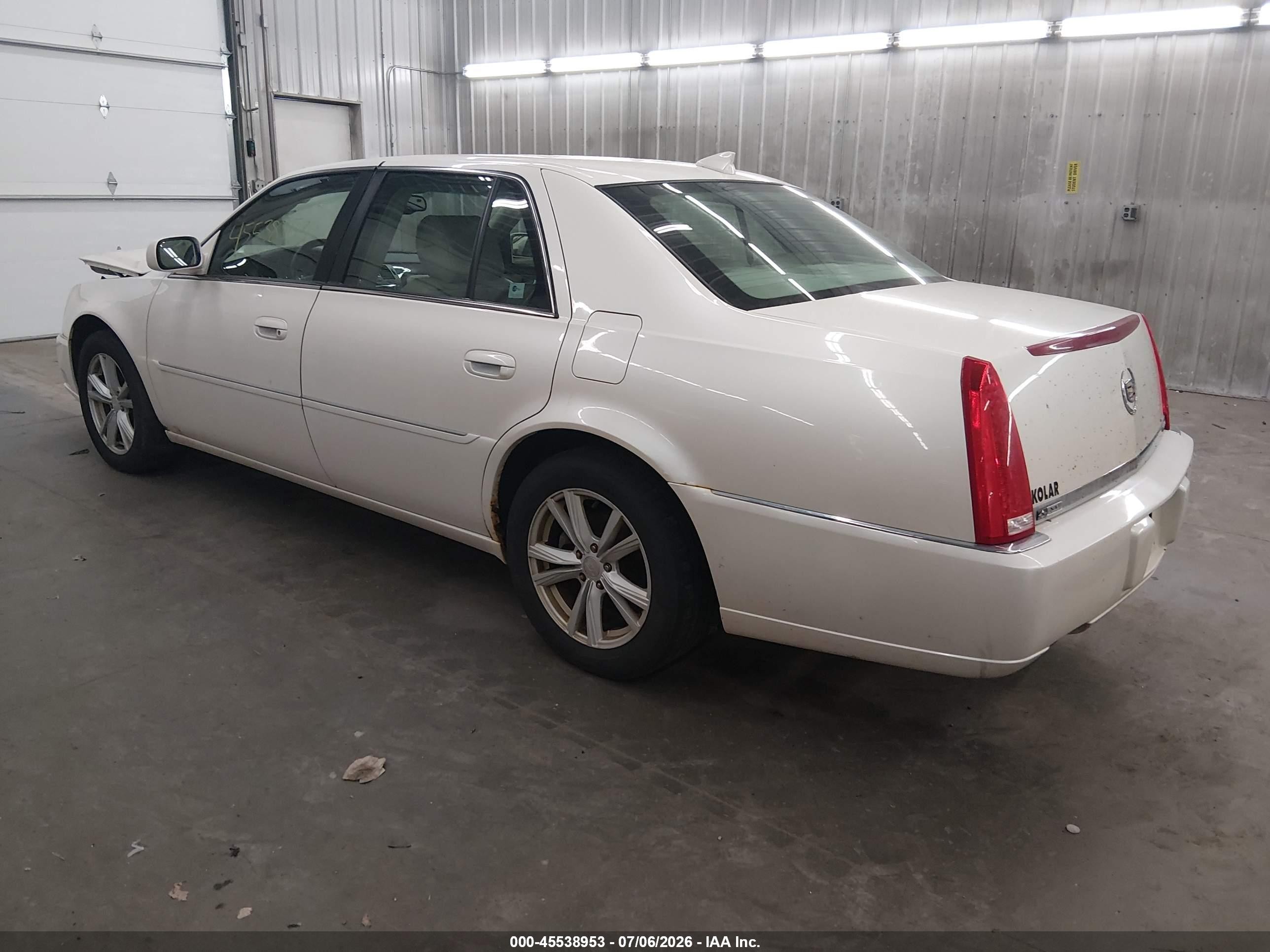 2011 Cadillac Dts Standard White vin: 1G6KA5E65BU130077
