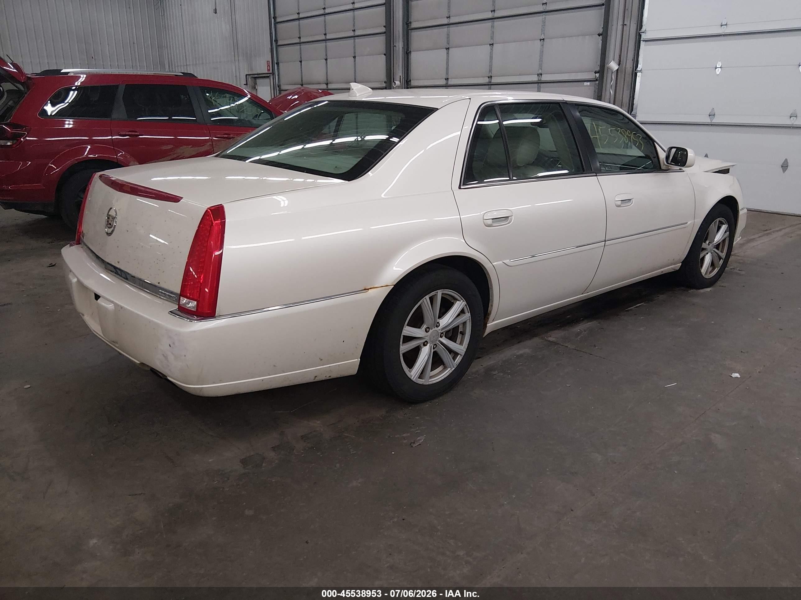 2011 Cadillac Dts Standard White vin: 1G6KA5E65BU130077