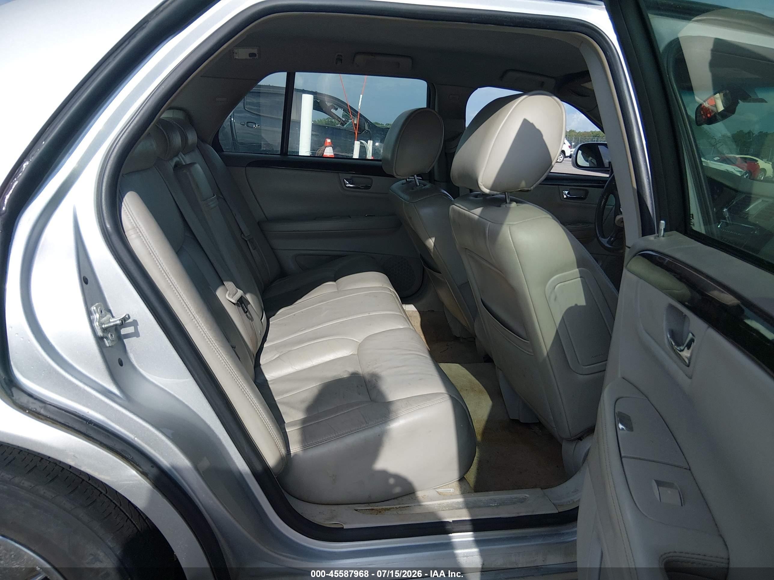 2010 Cadillac Dts 1sa Silver vin: 1G6KA5EY2AU124737