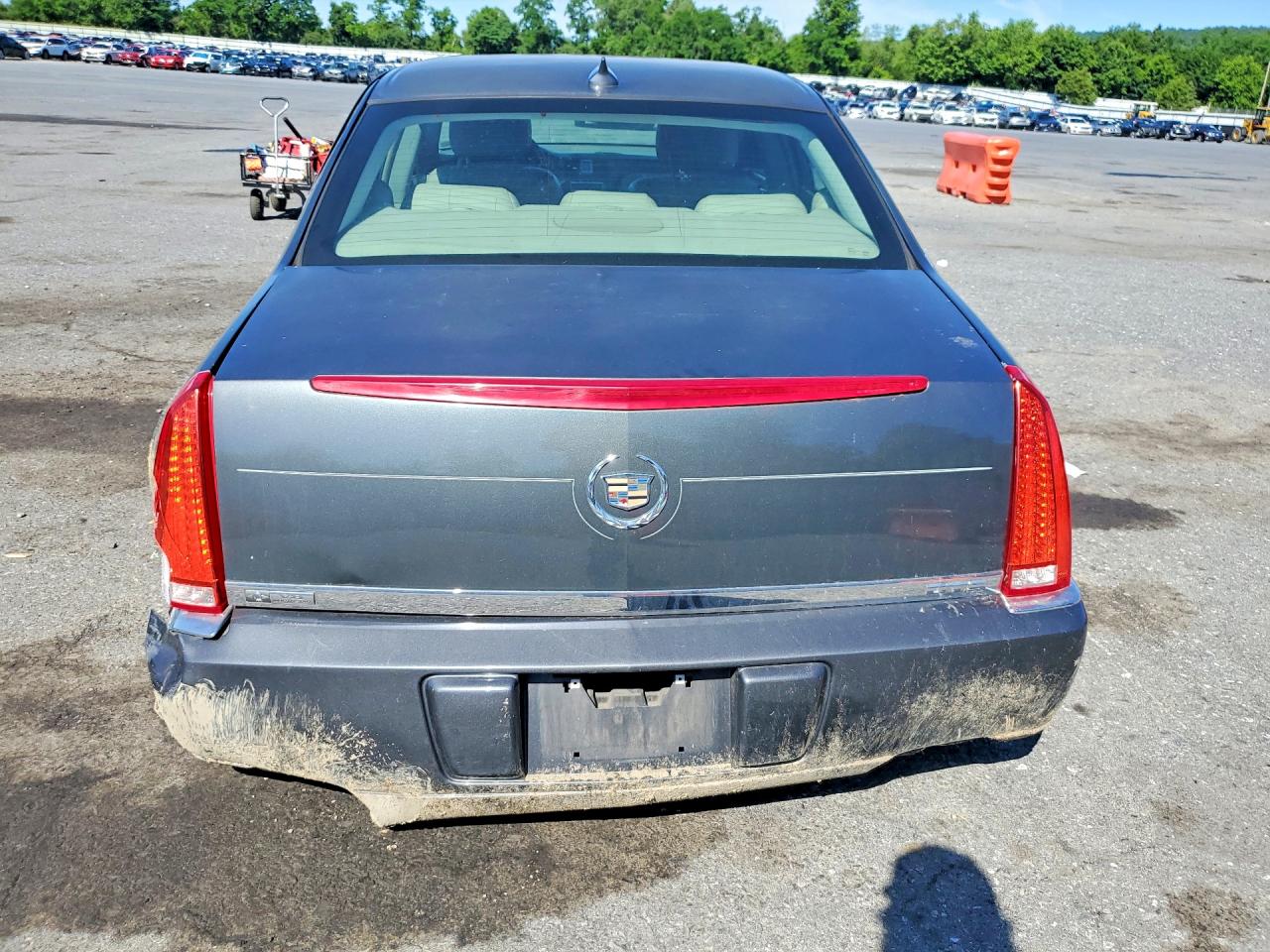 2010 Cadillac Dts Gray vin: 1G6KA5EY7AU118402