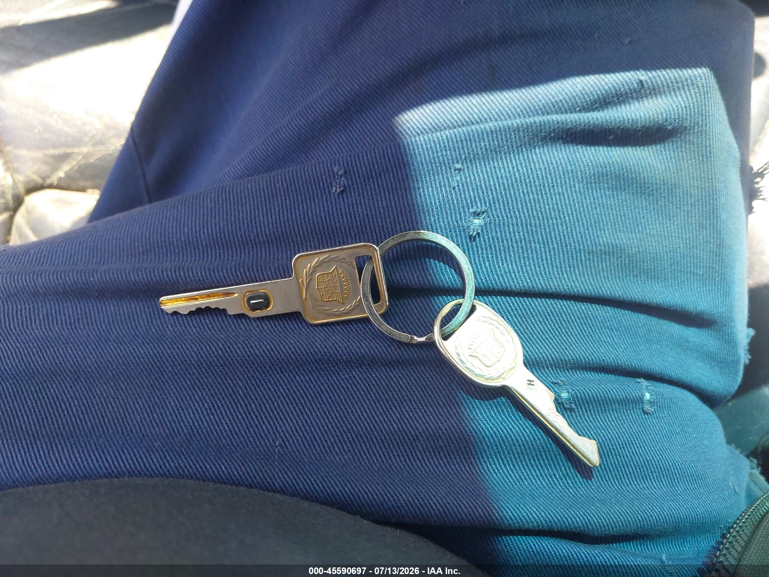 1994 Cadillac Deville   Blue vin: 1G6KD52B1RU266094