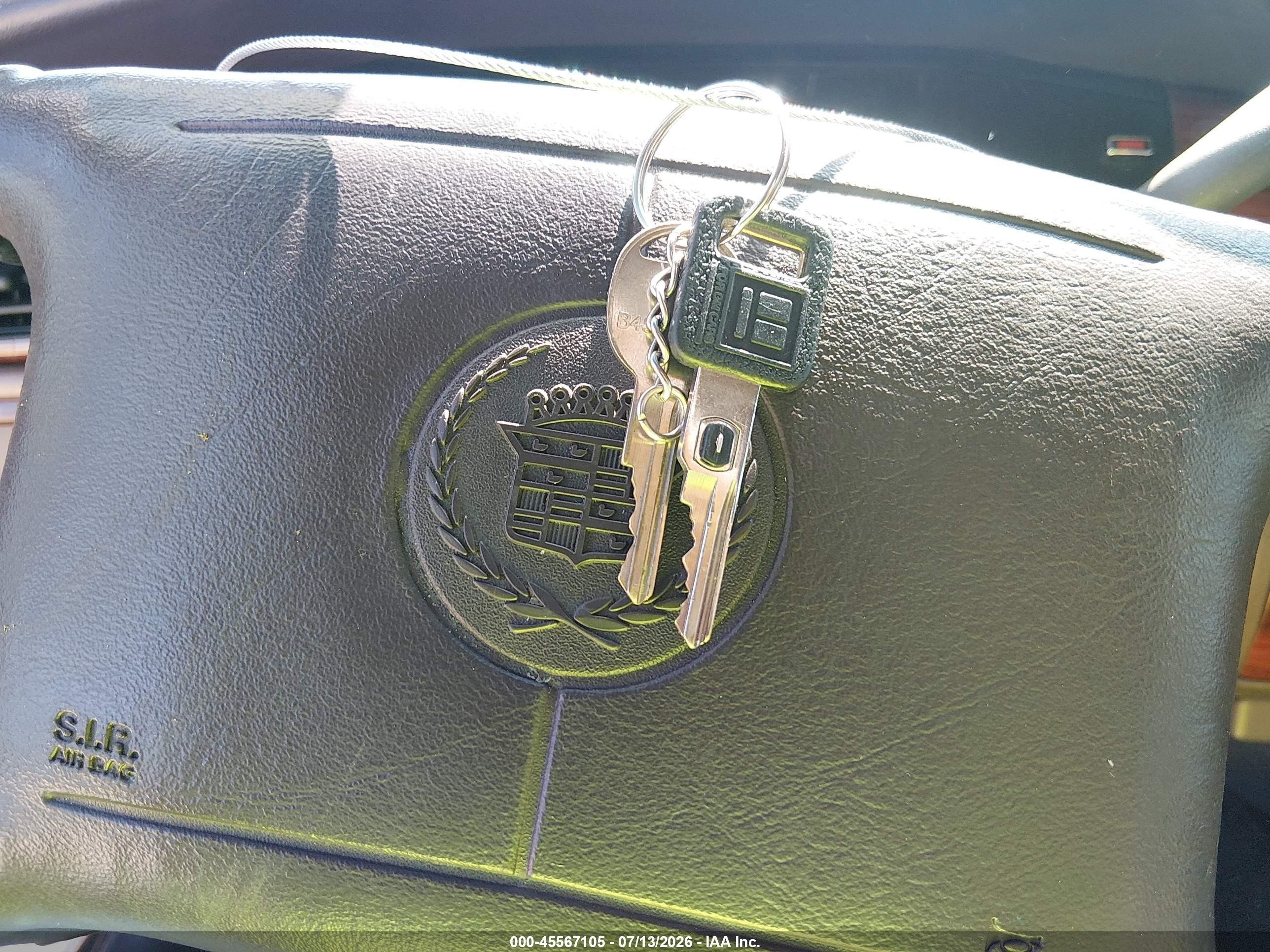 1994 Cadillac Deville Gold vin: 1G6KD52B8RU237191