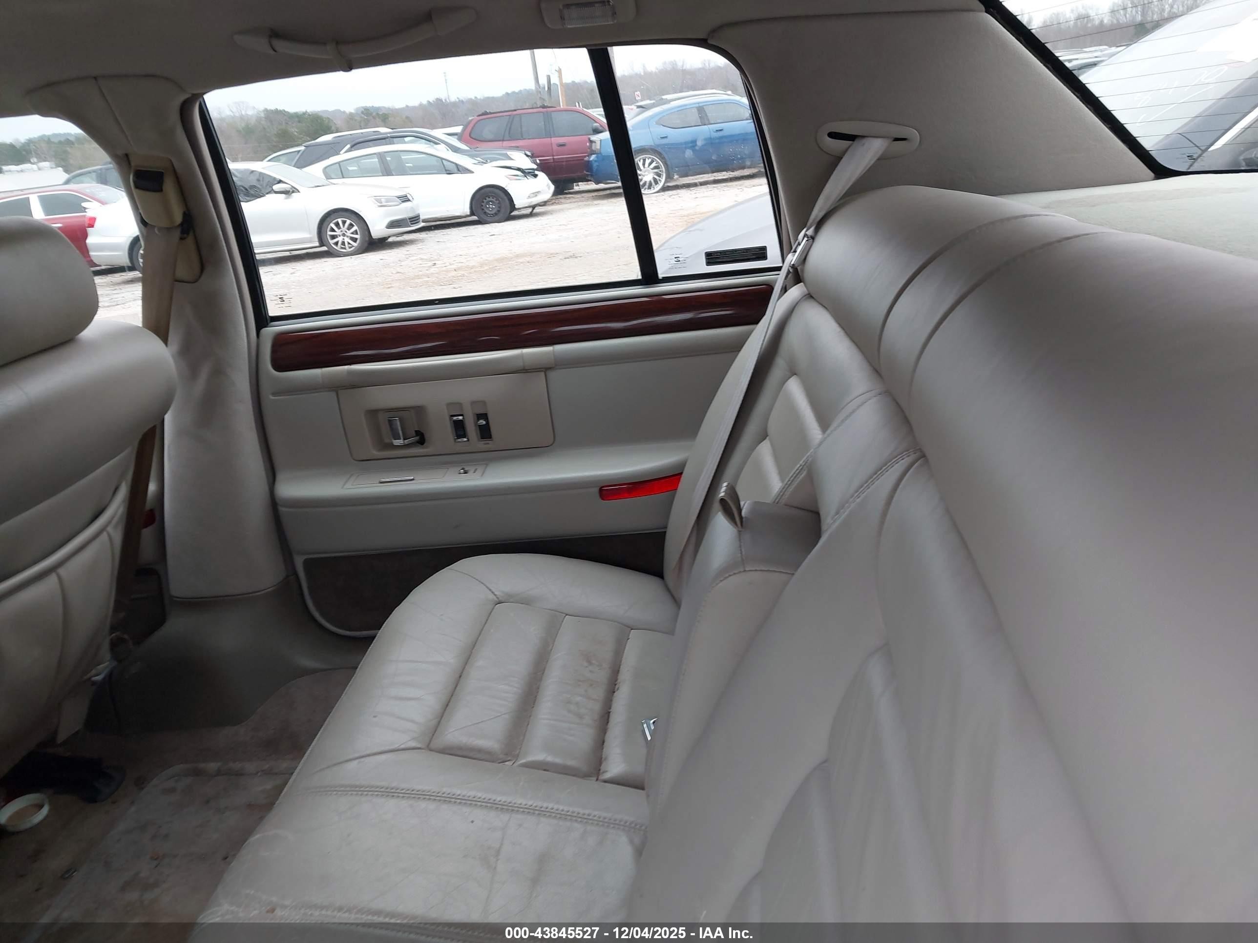 1996 Cadillac Deville   Cream vin: 1G6KD52Y0TU205637