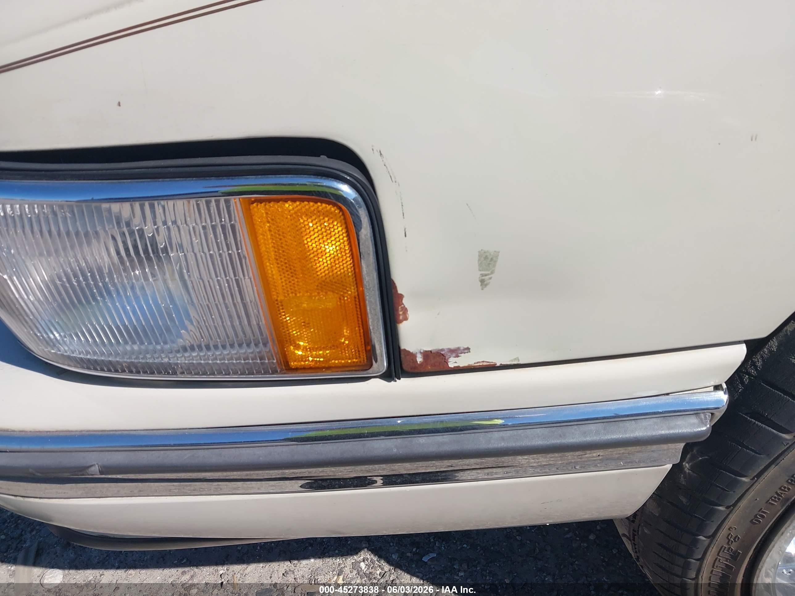 1996 Cadillac Deville   Cream vin: 1G6KD52Y0TU285991