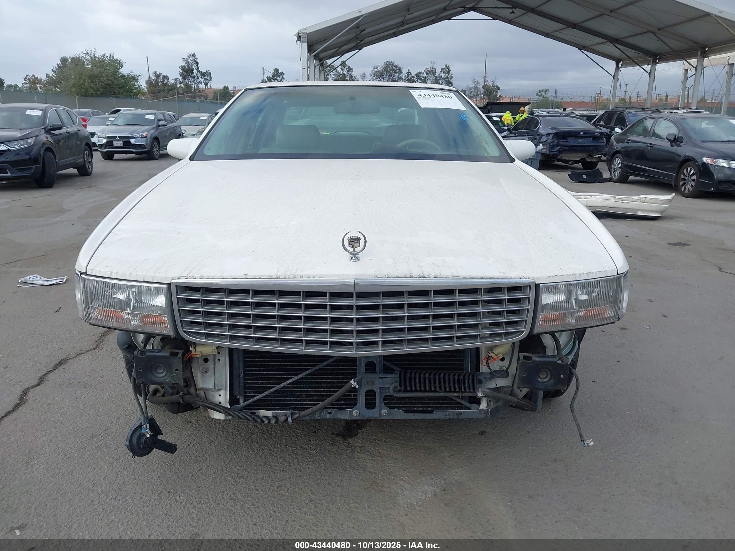 1996 Cadillac Deville   Белый vin: 1G6KD52Y2TU205218