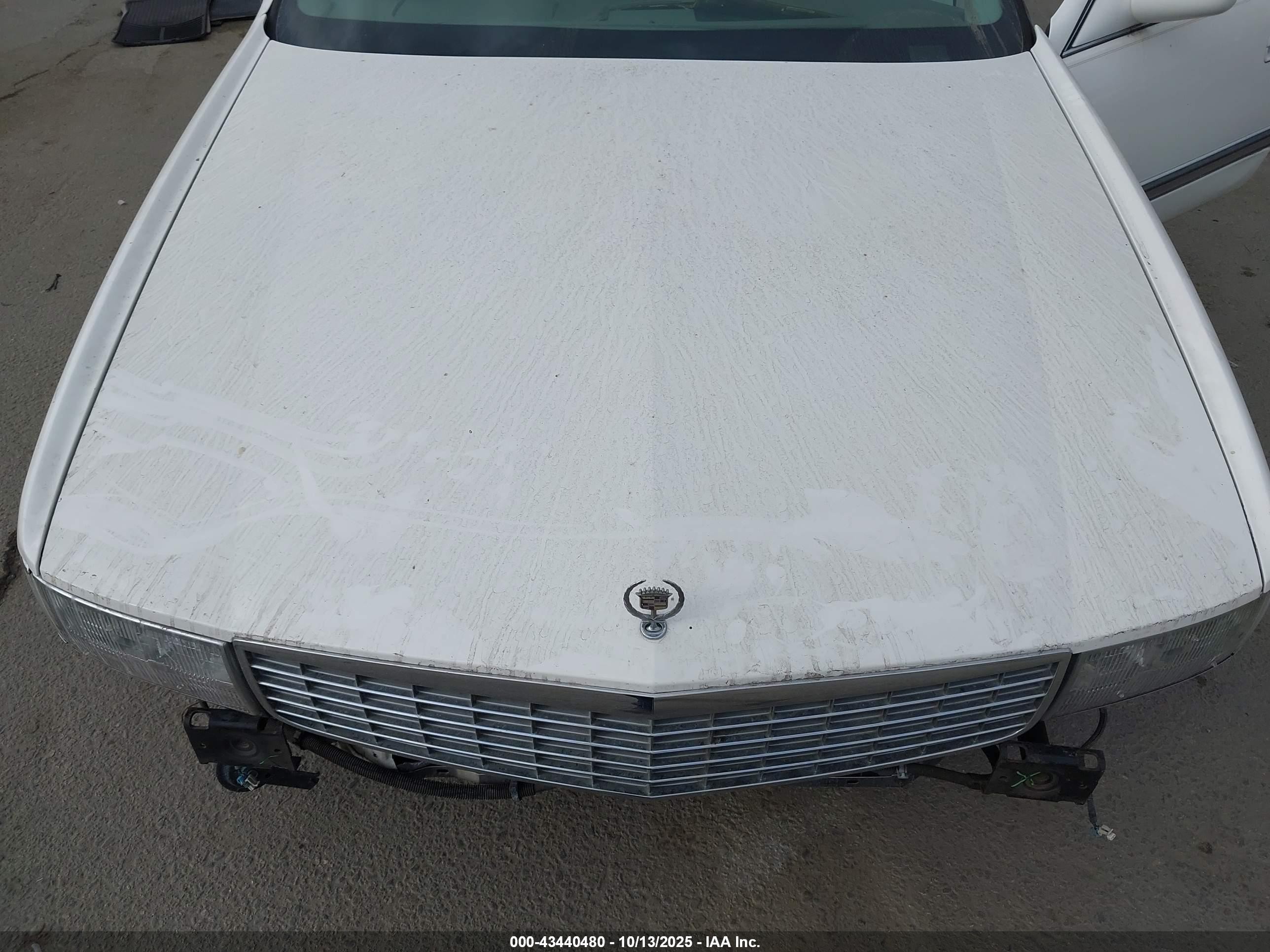 1996 Cadillac Deville   Белый vin: 1G6KD52Y2TU205218