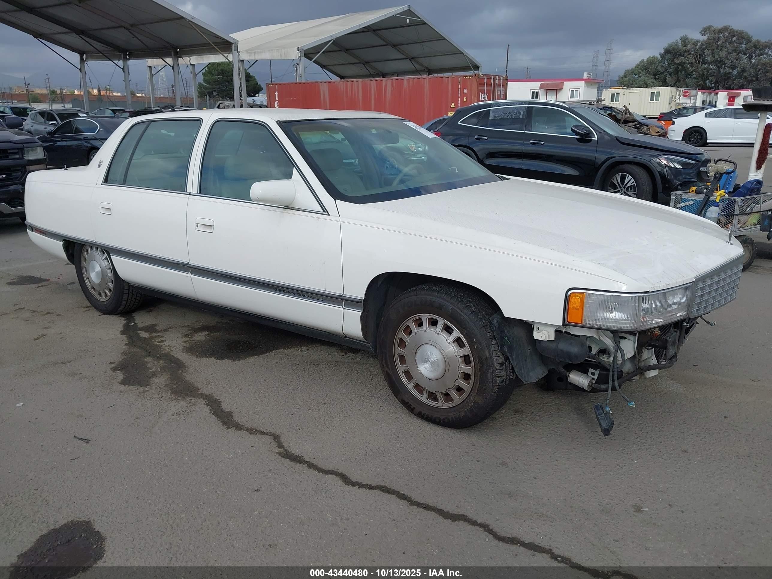 1996 Cadillac Deville   White vin: 1G6KD52Y2TU205218