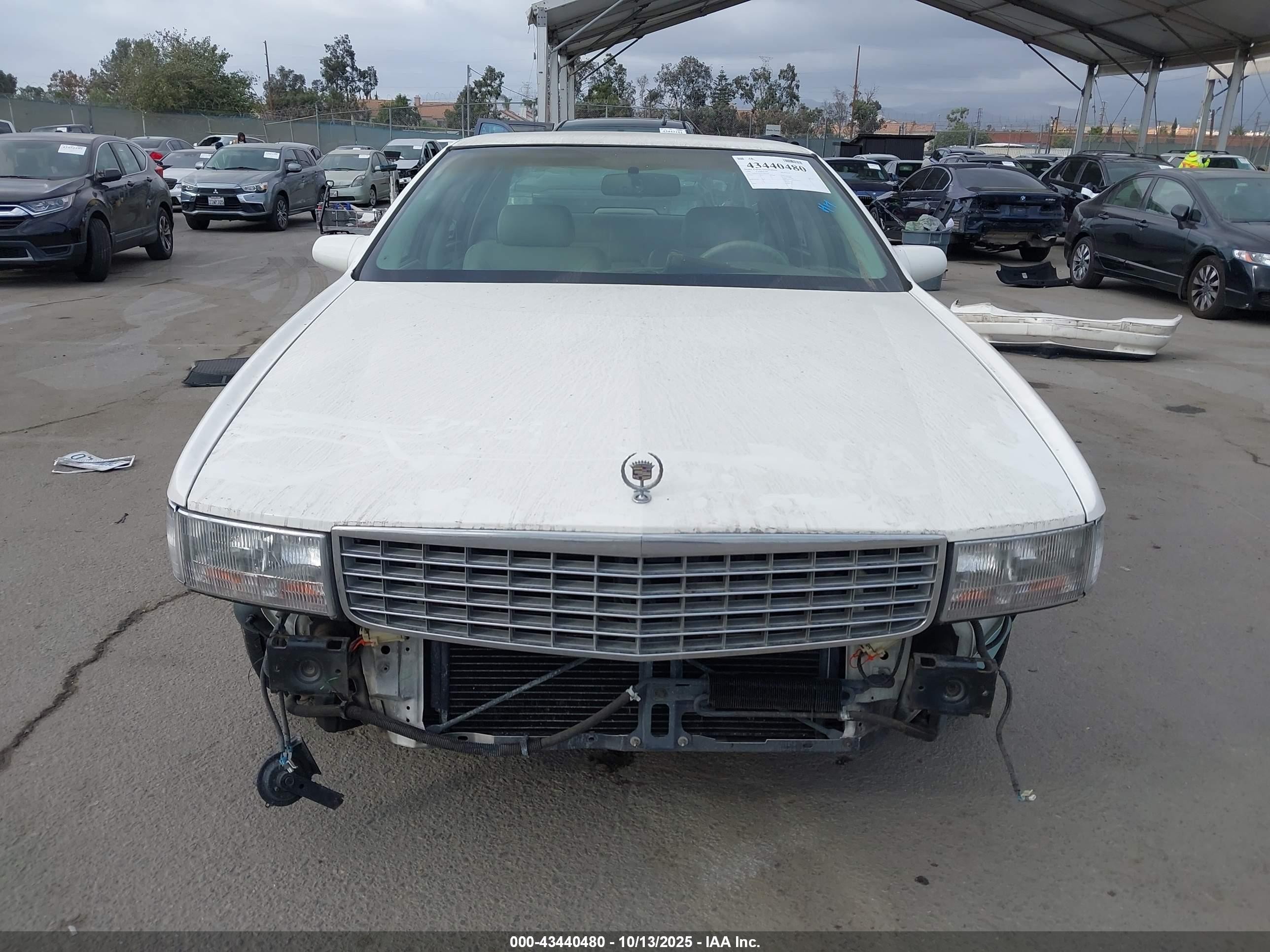 1996 Cadillac Deville   Белый vin: 1G6KD52Y2TU205218