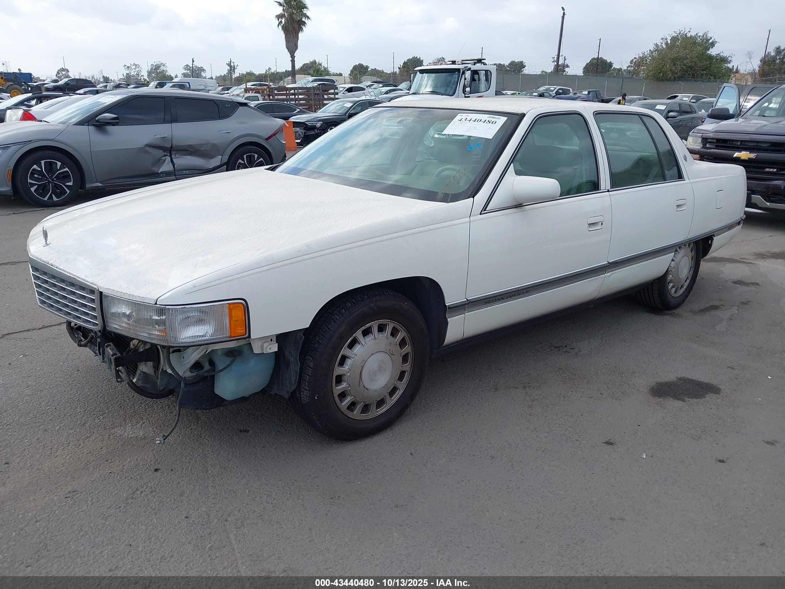 1996 Cadillac Deville   Белый vin: 1G6KD52Y2TU205218