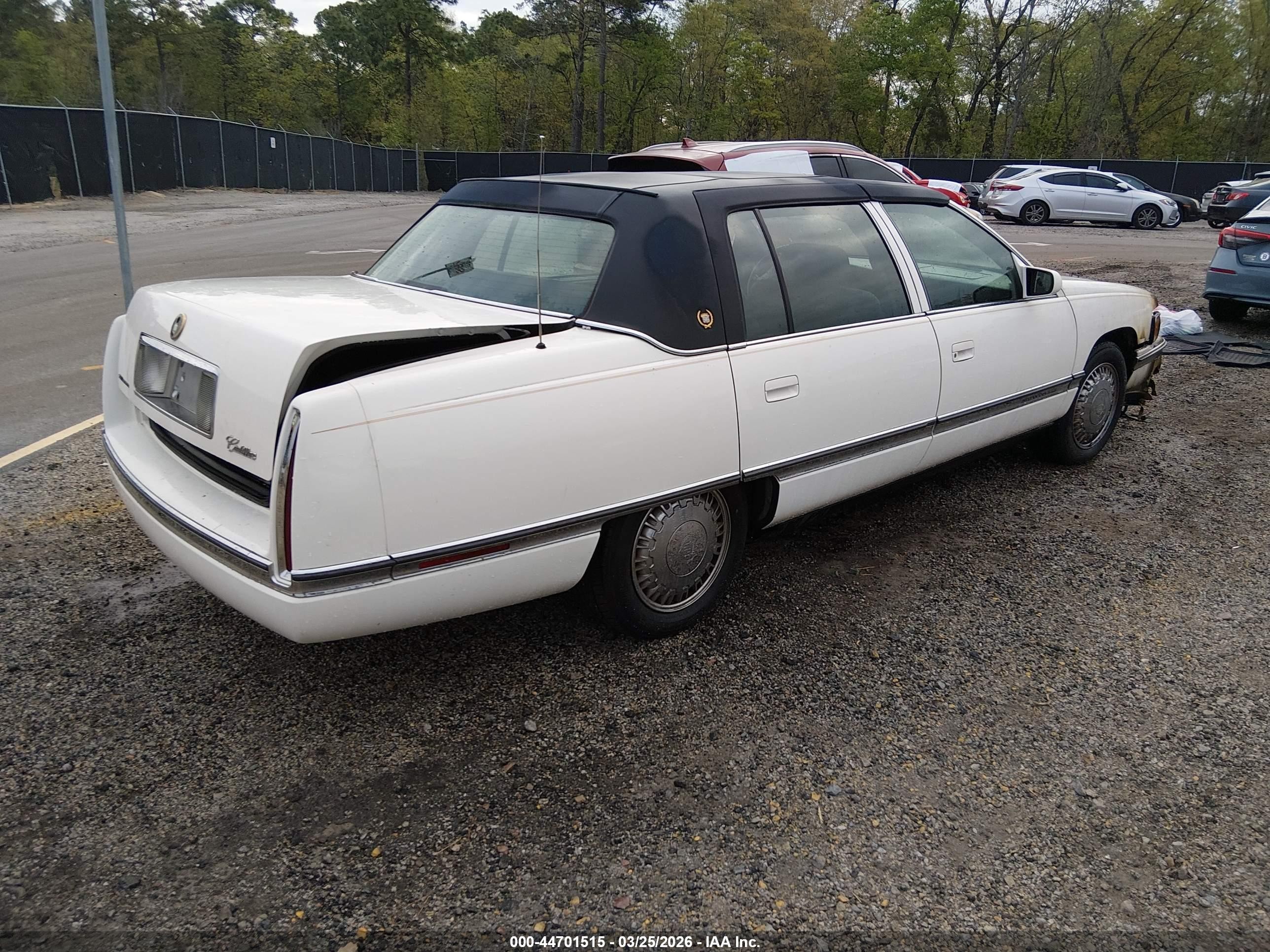 1996 Cadillac Deville   White vin: 1G6KD52Y3TU270031