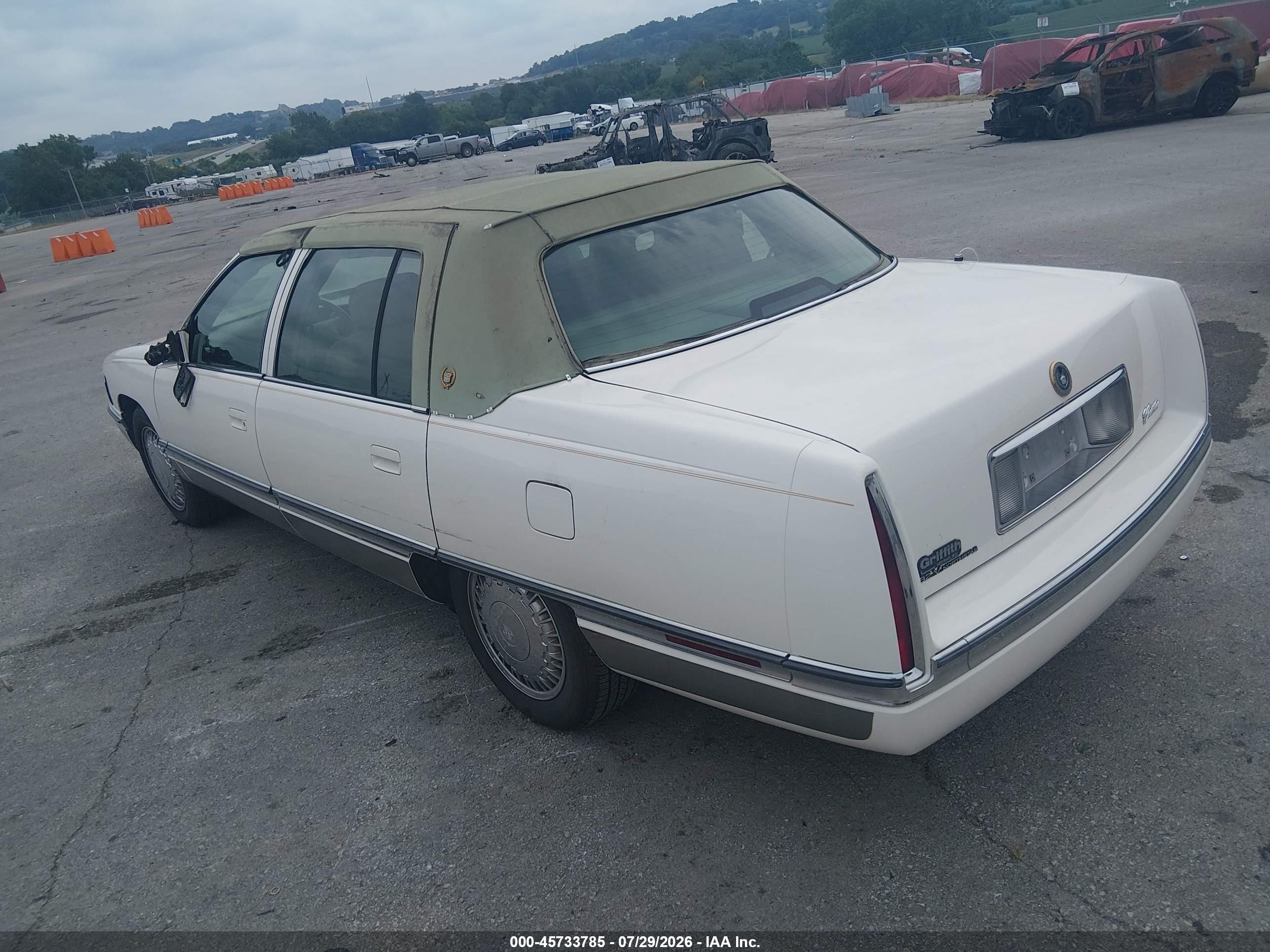 1996 Cadillac Deville   White vin: 1G6KD52Y4TU270314