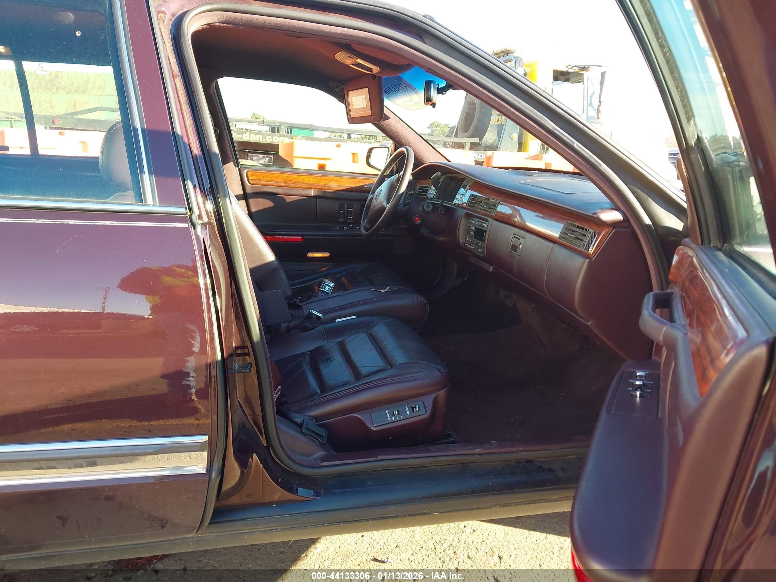 1996 Cadillac Deville   Burgundy vin: 1G6KD52Y6TU246838