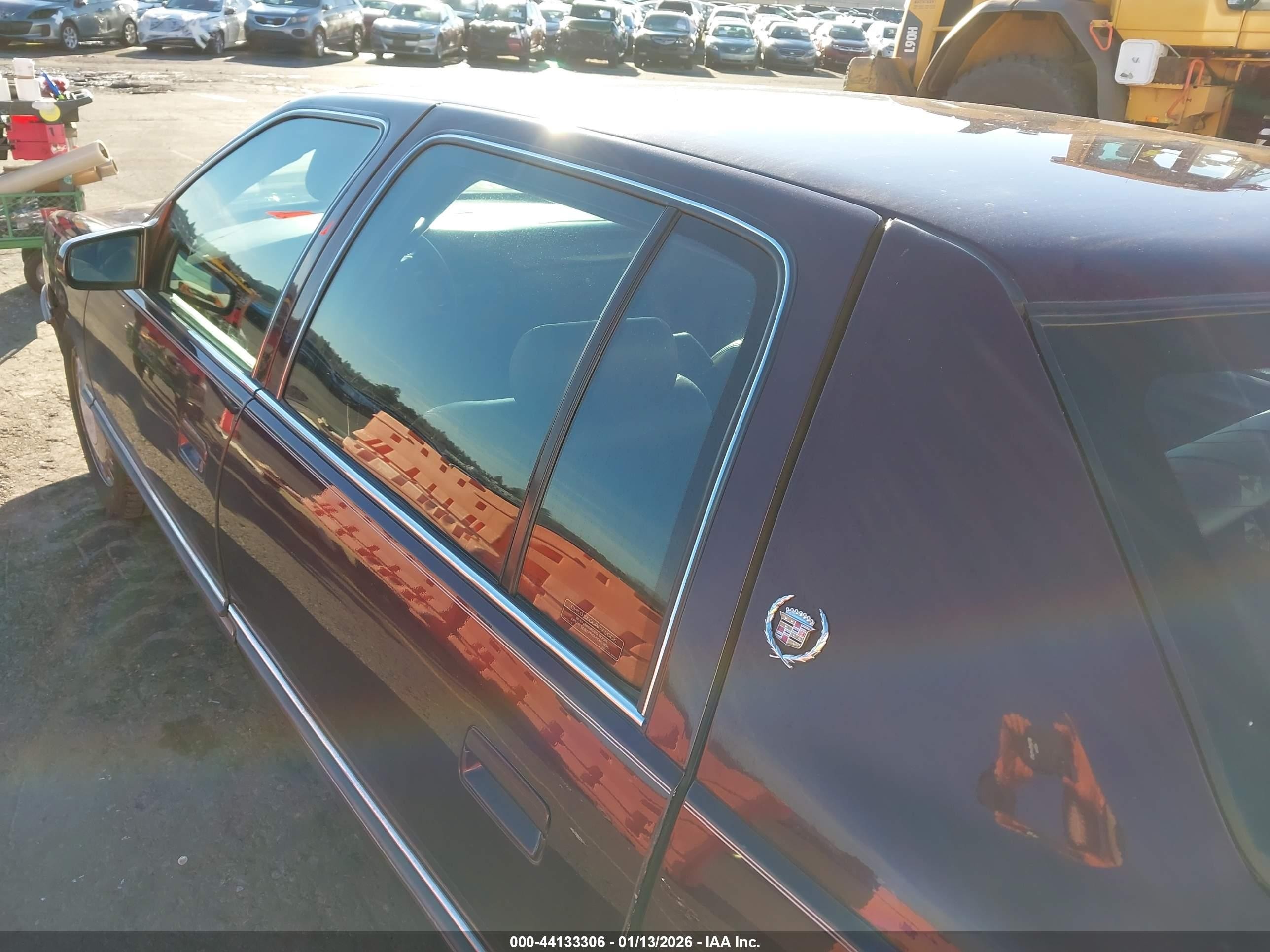 1996 Cadillac Deville   Burgundy vin: 1G6KD52Y6TU246838