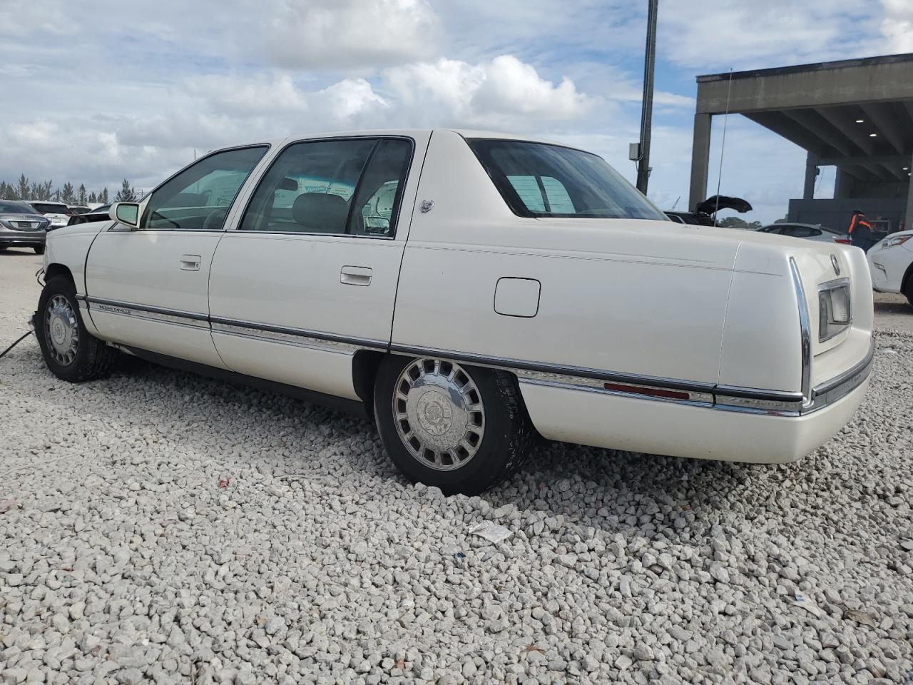 1996 Cadillac Deville White vin: 1G6KD52Y7TU298382