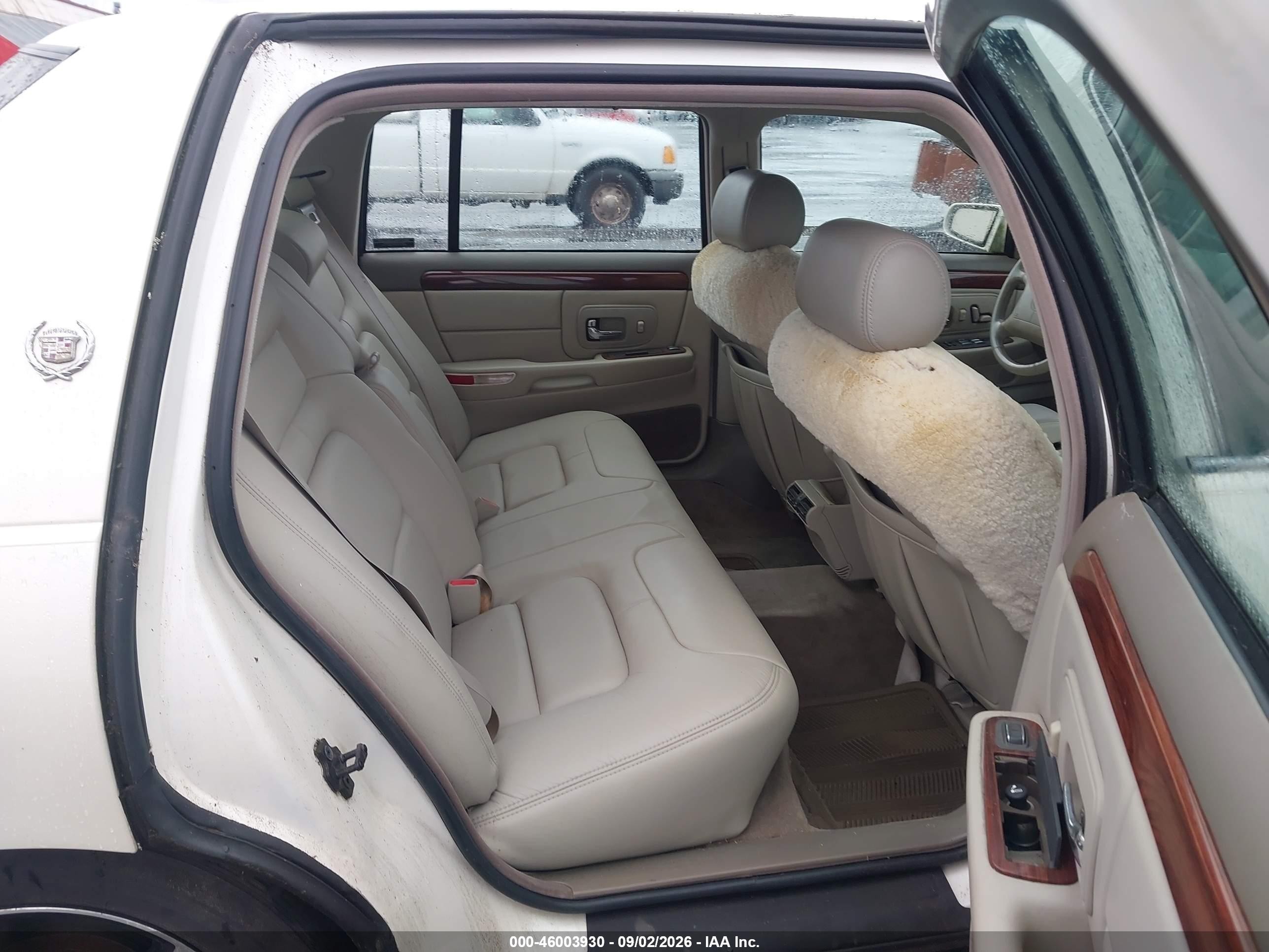 1997 Cadillac Deville Standard White vin: 1G6KD52Y7VU203404