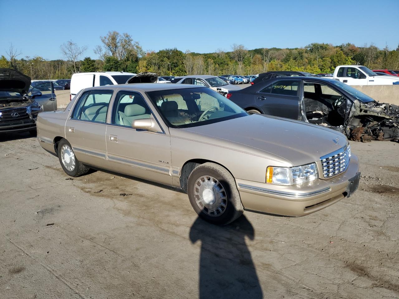 1997 Cadillac Deville Gold vin: 1G6KD52Y8VU224908