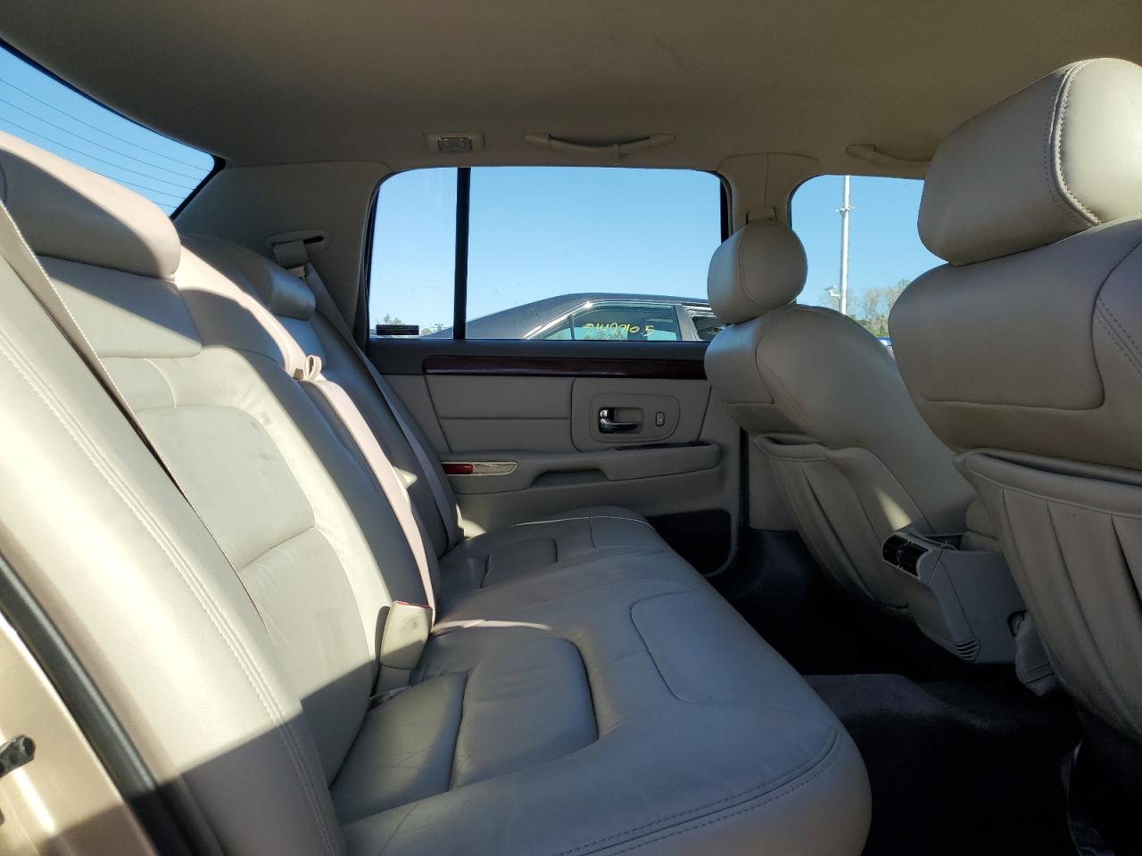 1997 Cadillac Deville Gold vin: 1G6KD52Y8VU224908