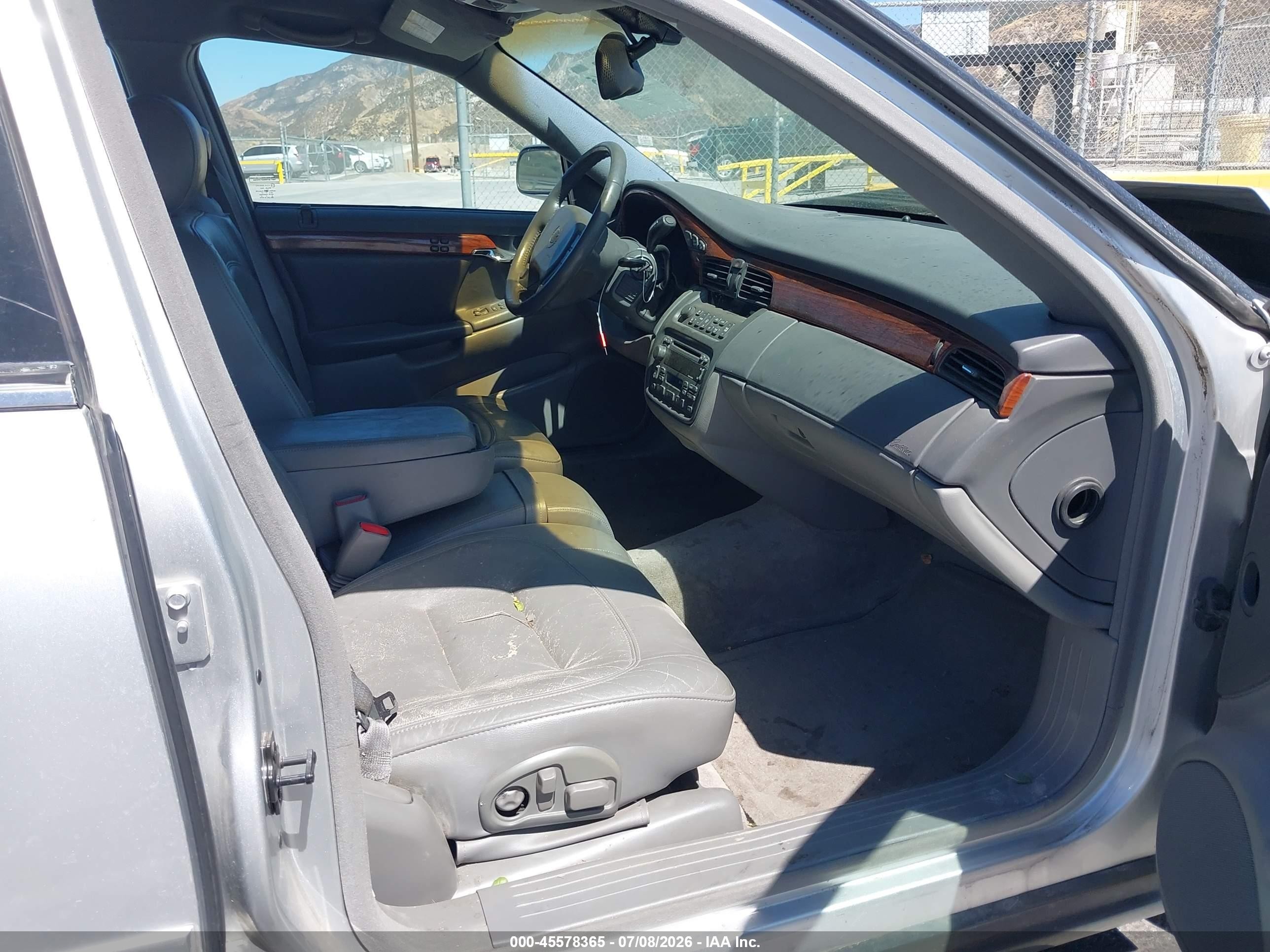 2001 Cadillac Deville Standard Silver vin: 1G6KD54Y01U214462