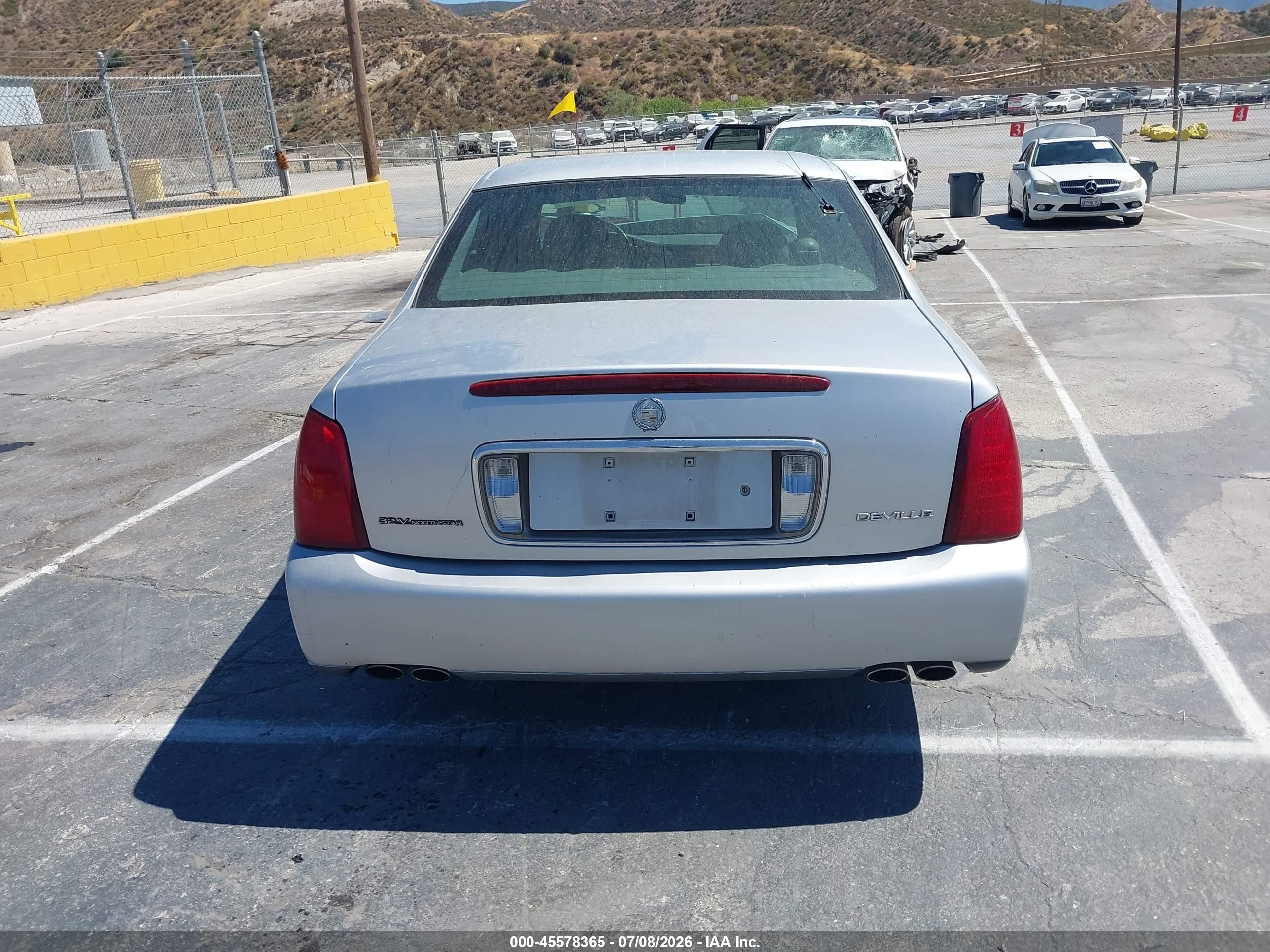 2001 Cadillac Deville Standard Silver vin: 1G6KD54Y01U214462