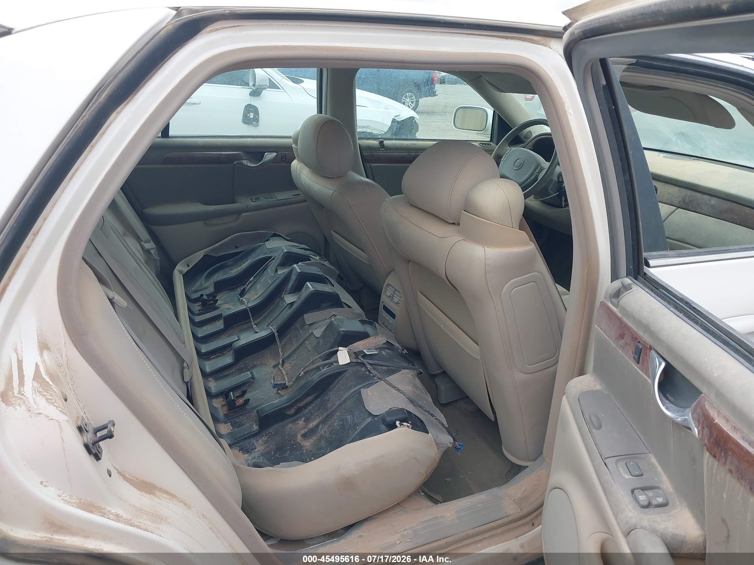 2002 Cadillac Deville   Белый vin: 1G6KD54Y02U282360