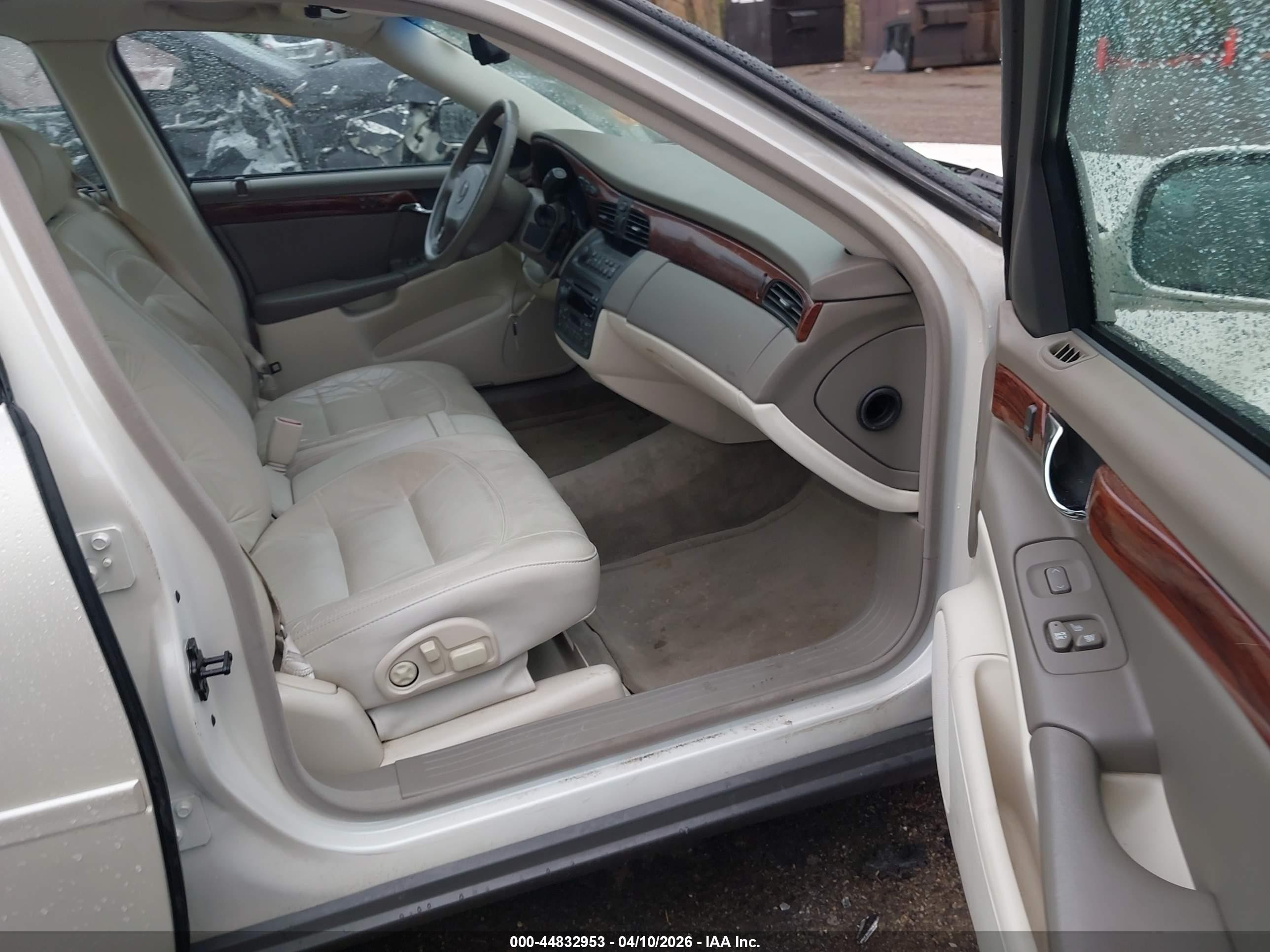 2003 Cadillac Deville Standard White vin: 1G6KD54Y03U280643