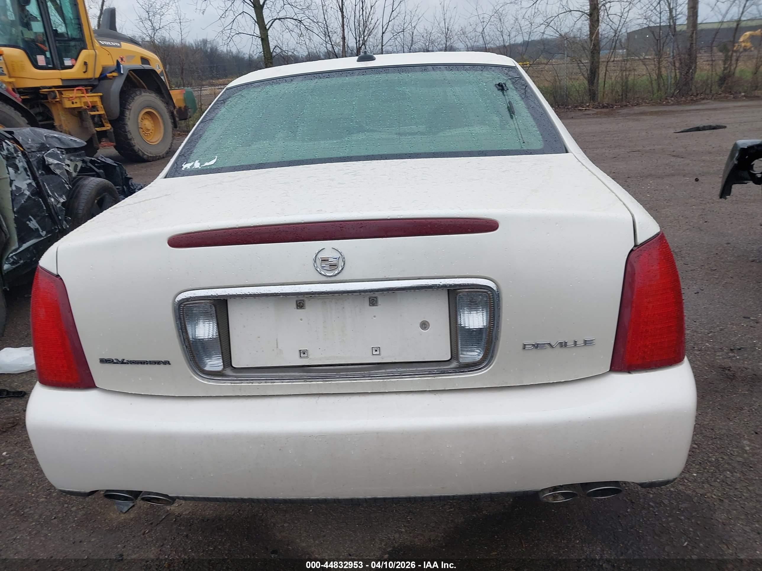 2003 Cadillac Deville Standard White vin: 1G6KD54Y03U280643