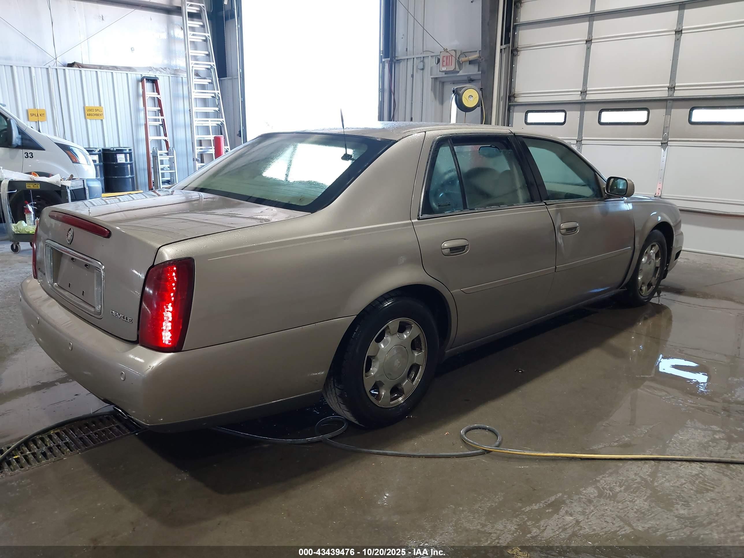 2000 Cadillac Deville Standard Gray vin: 1G6KD54Y0YU300090