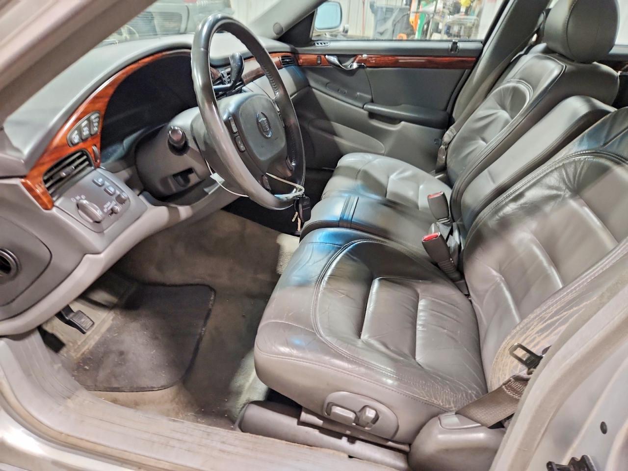 2003 Cadillac Deville Base Silver vin: 1G6KD54Y13U102403