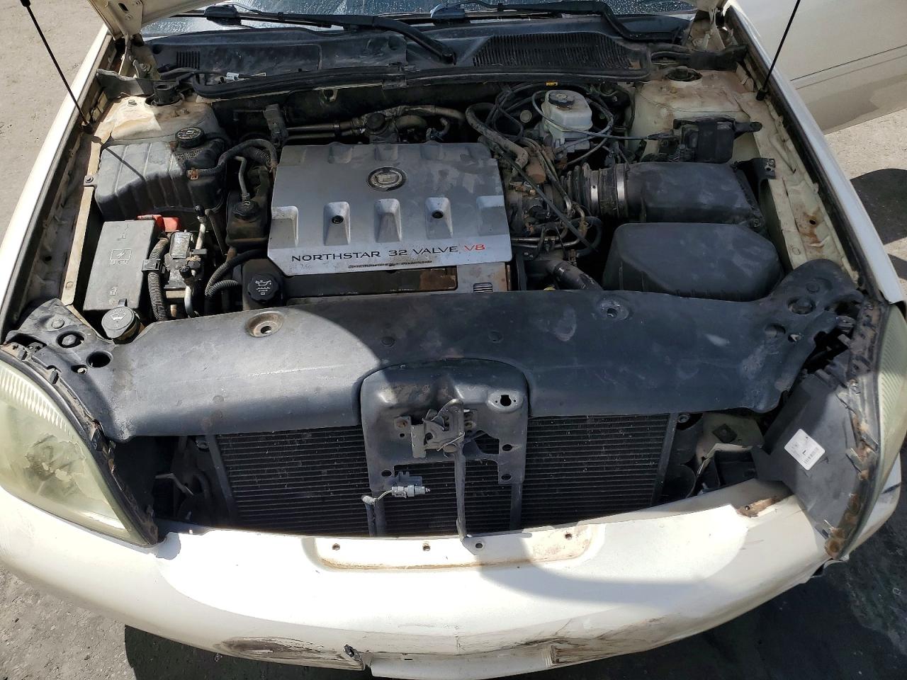 2003 Cadillac Deville White vin: 1G6KD54Y13U211699