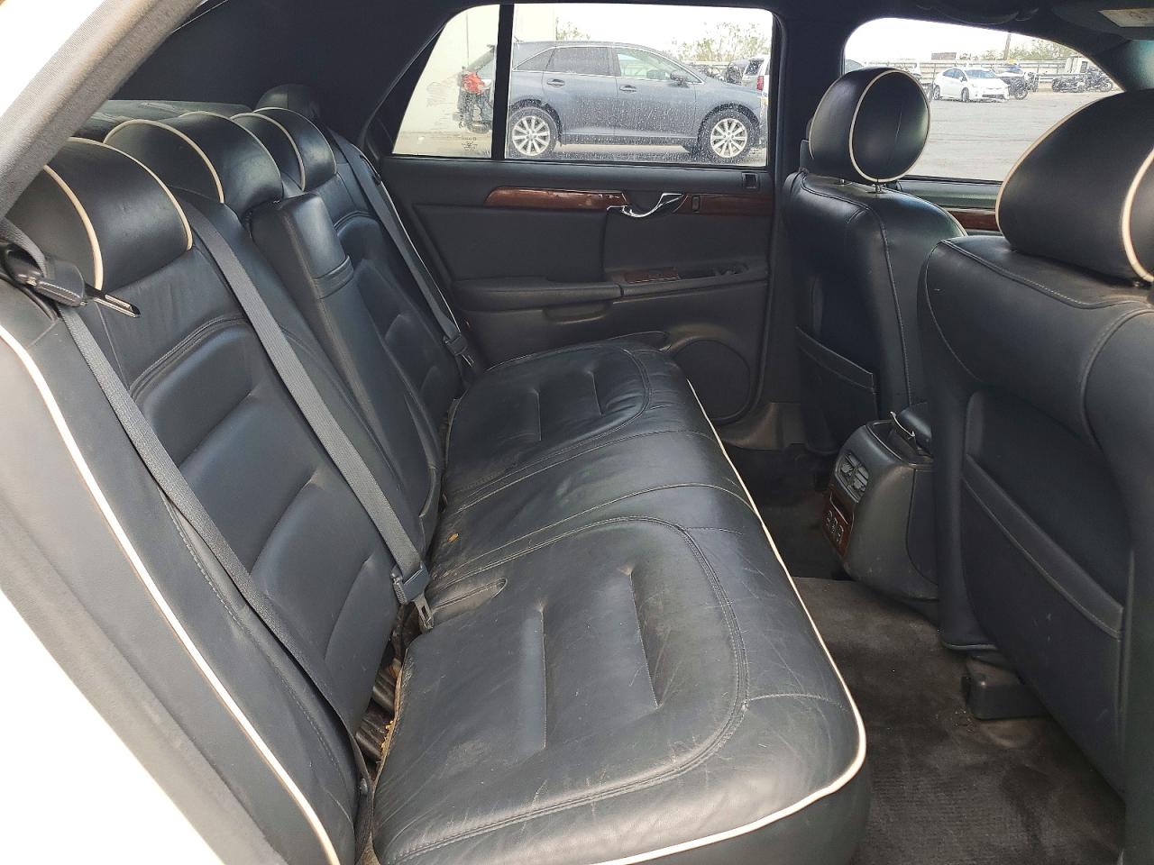 2003 Cadillac Deville White vin: 1G6KD54Y13U211699
