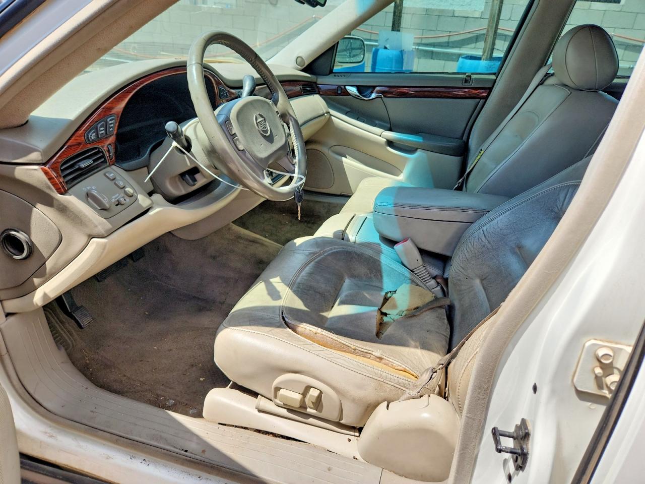 2003 Cadillac Deville Белый vin: 1G6KD54Y13U213730