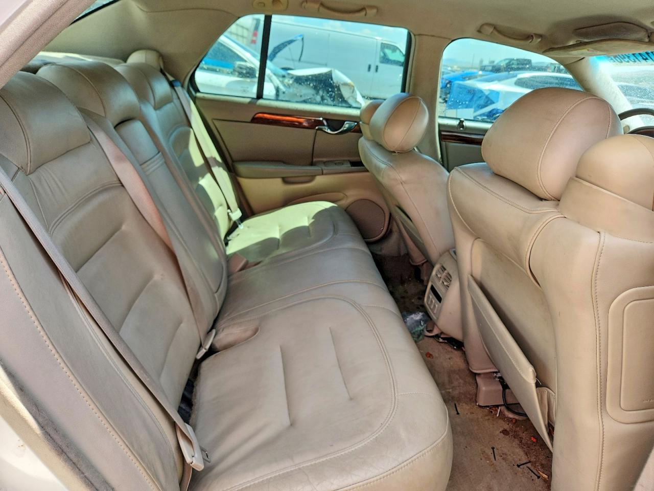2003 Cadillac Deville Белый vin: 1G6KD54Y13U213730