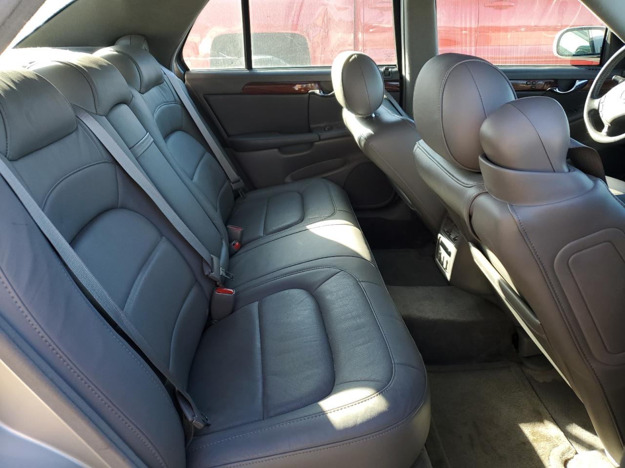 2005 Cadillac Deville Silver vin: 1G6KD54Y15U173149
