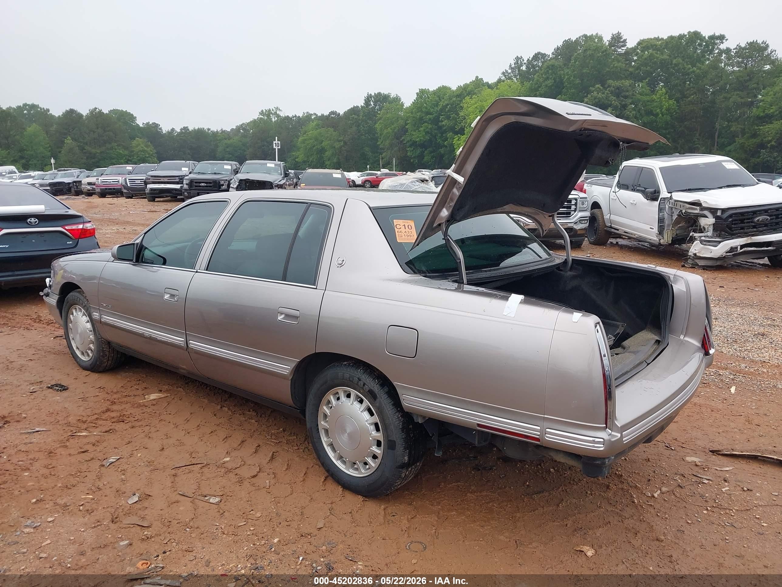 1997 Cadillac Deville Standard Бежевый vin: 1G6KD54Y1VU241109