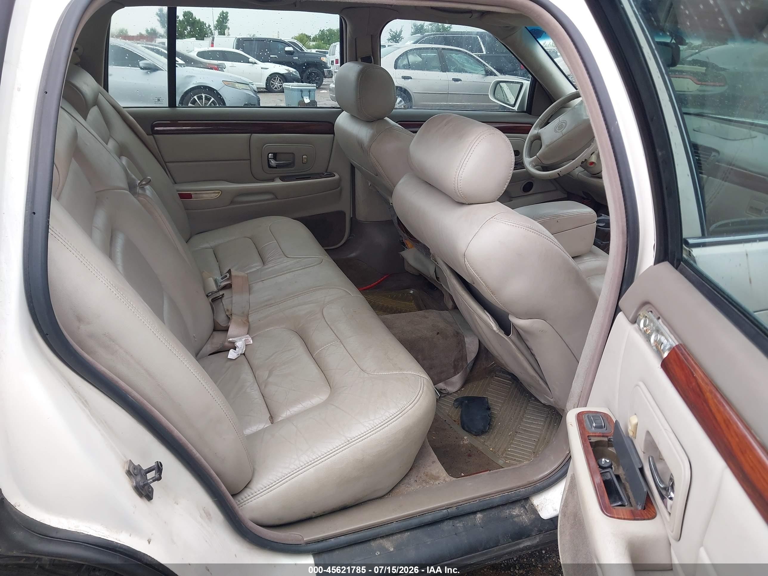 1997 Cadillac Deville Standard Кремовый vin: 1G6KD54Y1VU260548