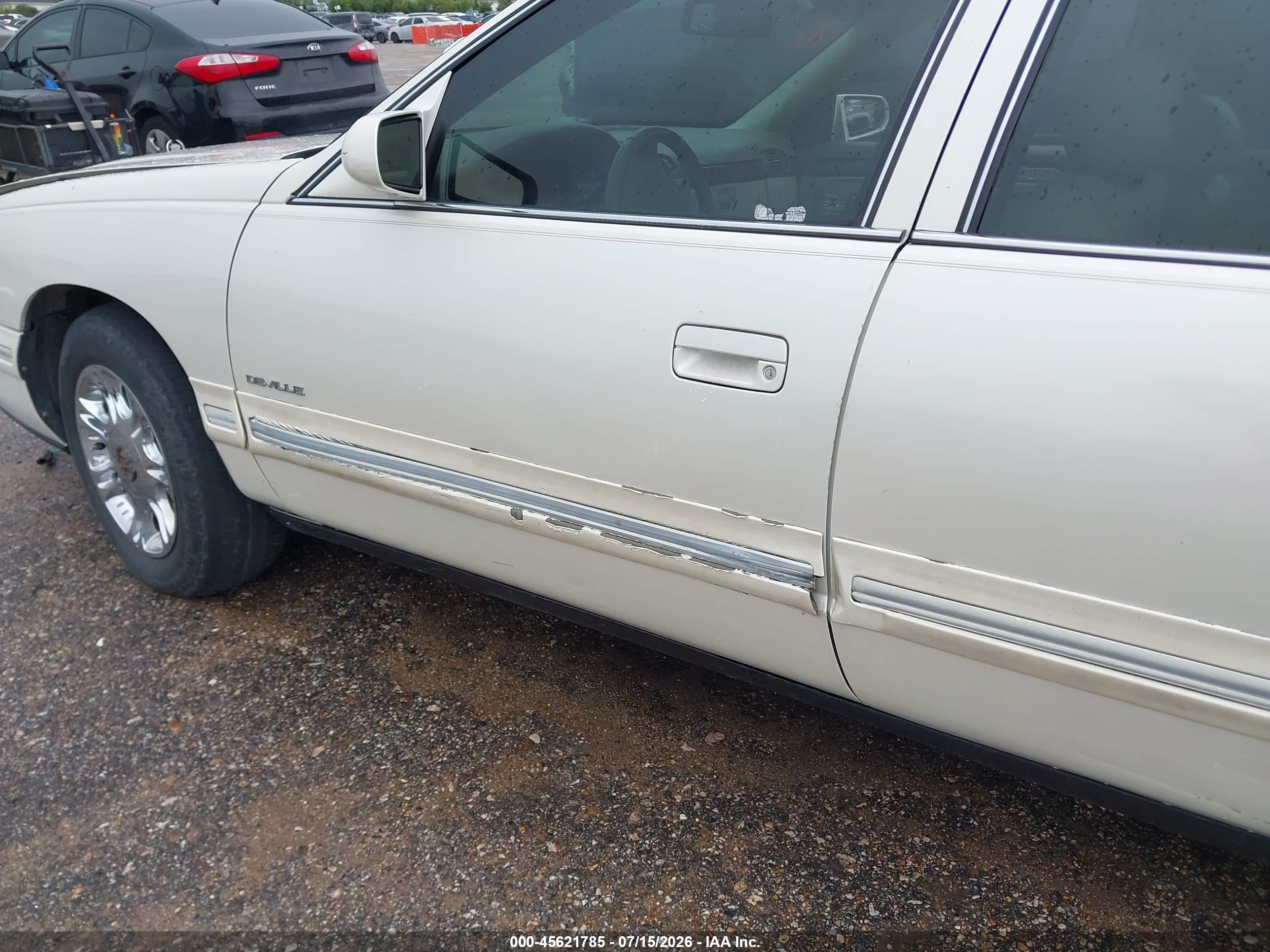 1997 Cadillac Deville Standard Кремовый vin: 1G6KD54Y1VU260548