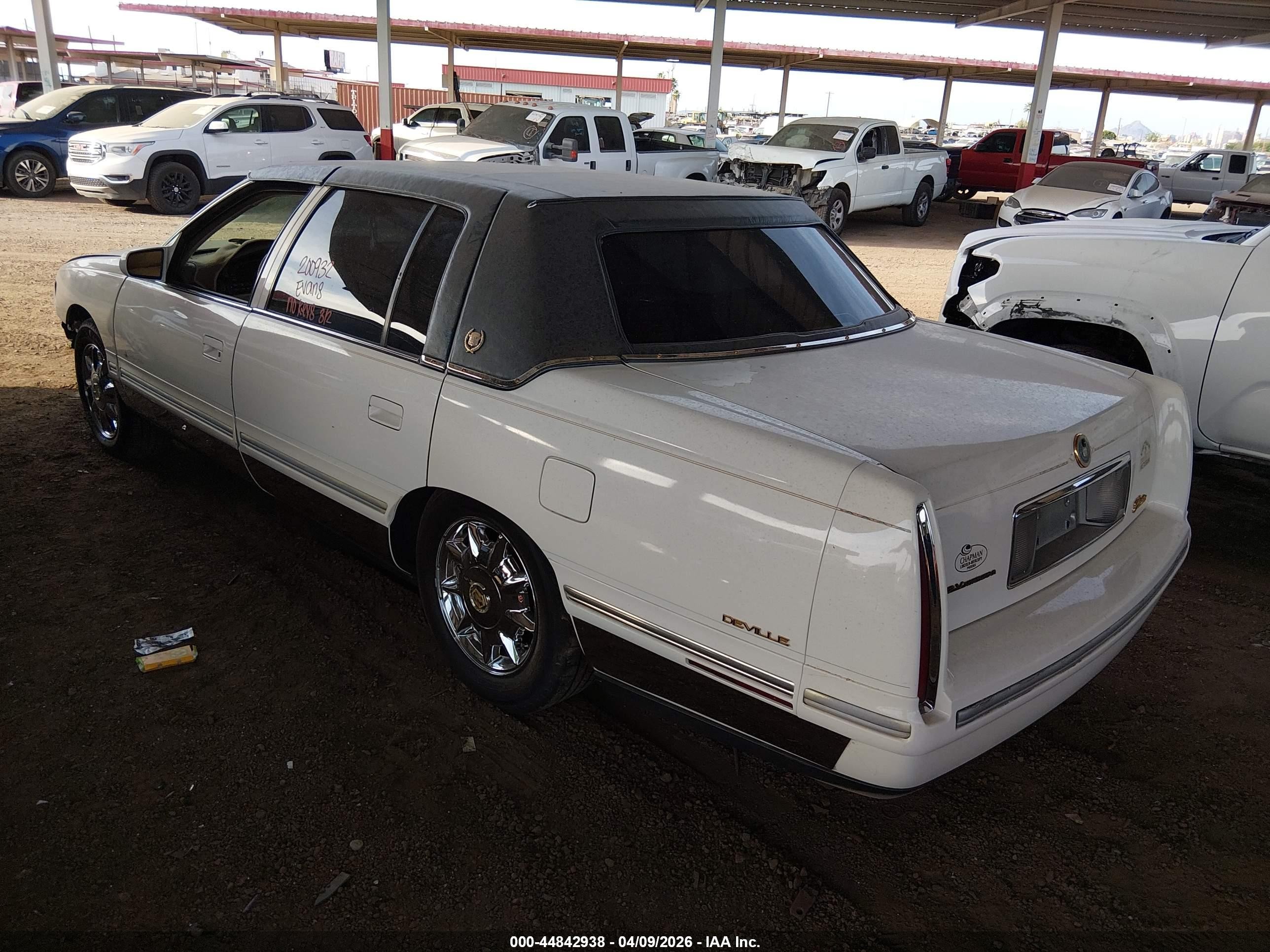 1998 Cadillac Deville Standard Белый vin: 1G6KD54Y1WU737870