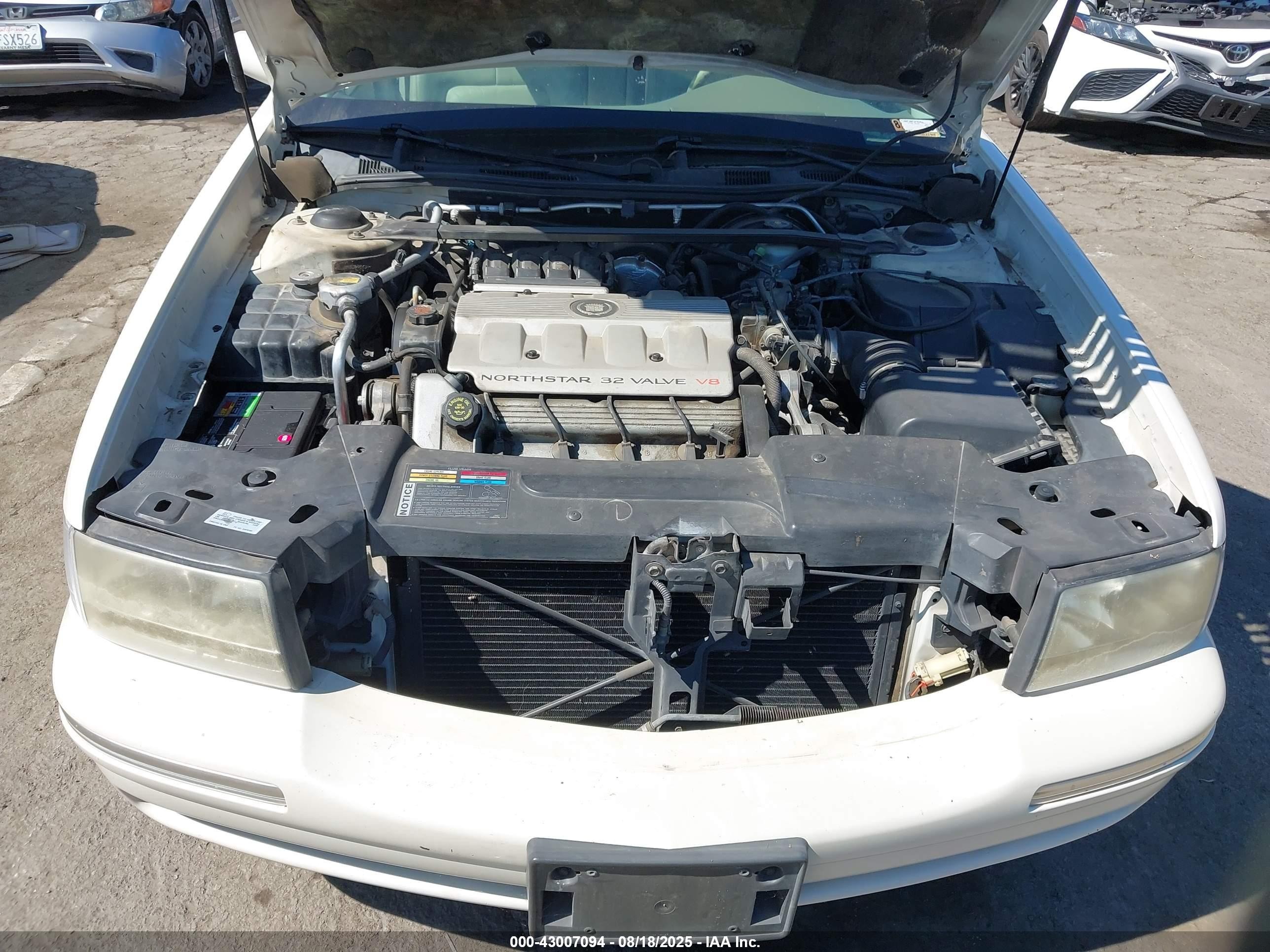 1999 Cadillac Deville   White vin: 1G6KD54Y1XU745775