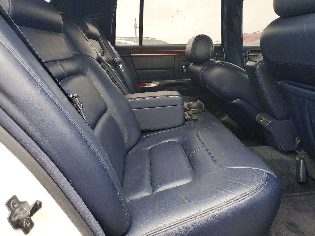 1999 Cadillac Deville Белый vin: 1G6KD54Y1XU773348