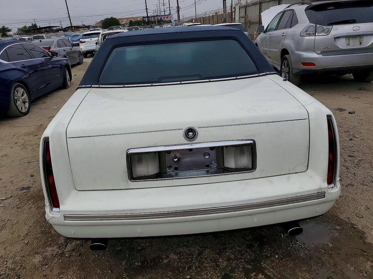 1999 Cadillac Deville Белый vin: 1G6KD54Y1XU773348