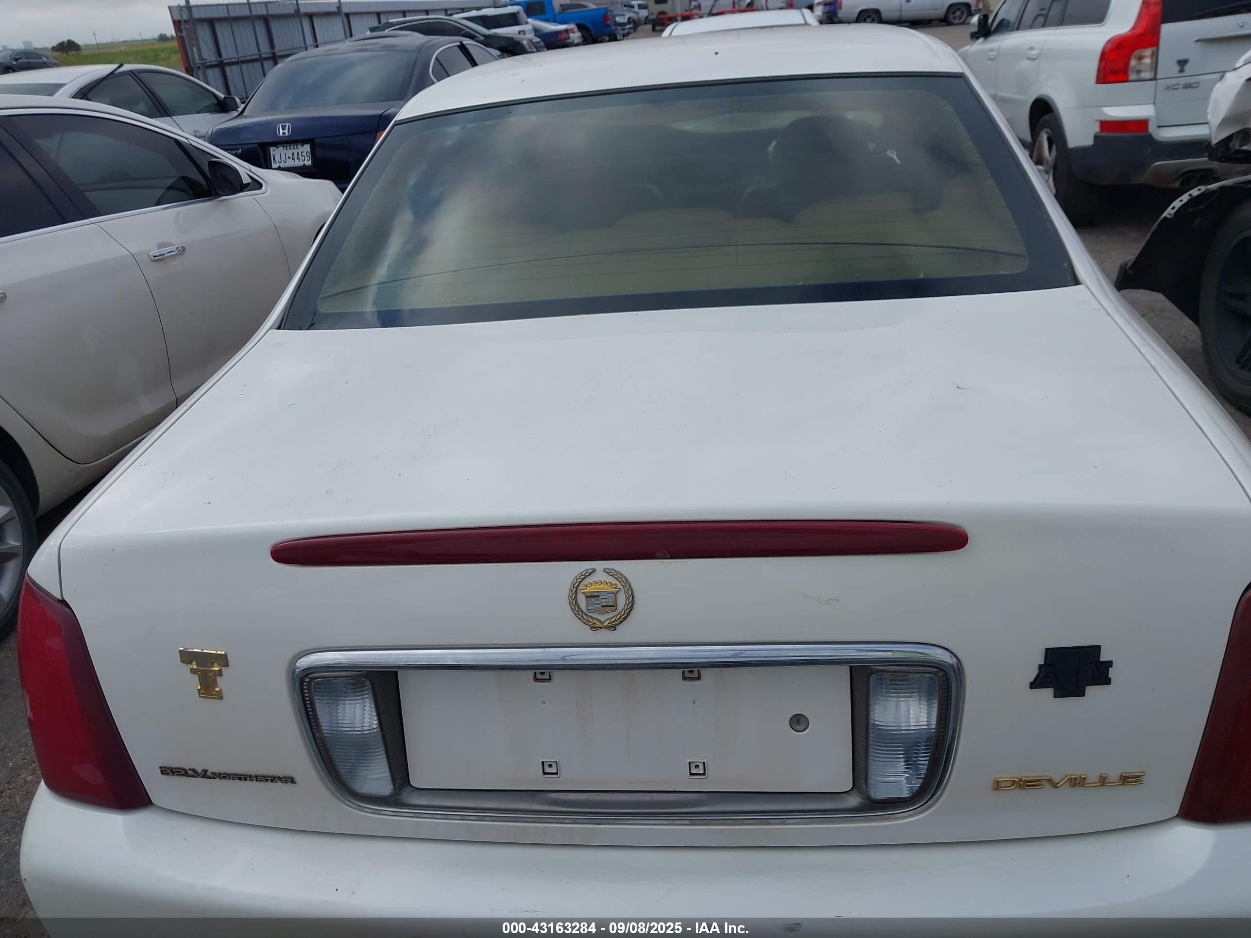 2000 Cadillac Deville Standard White vin: 1G6KD54Y1YU219423