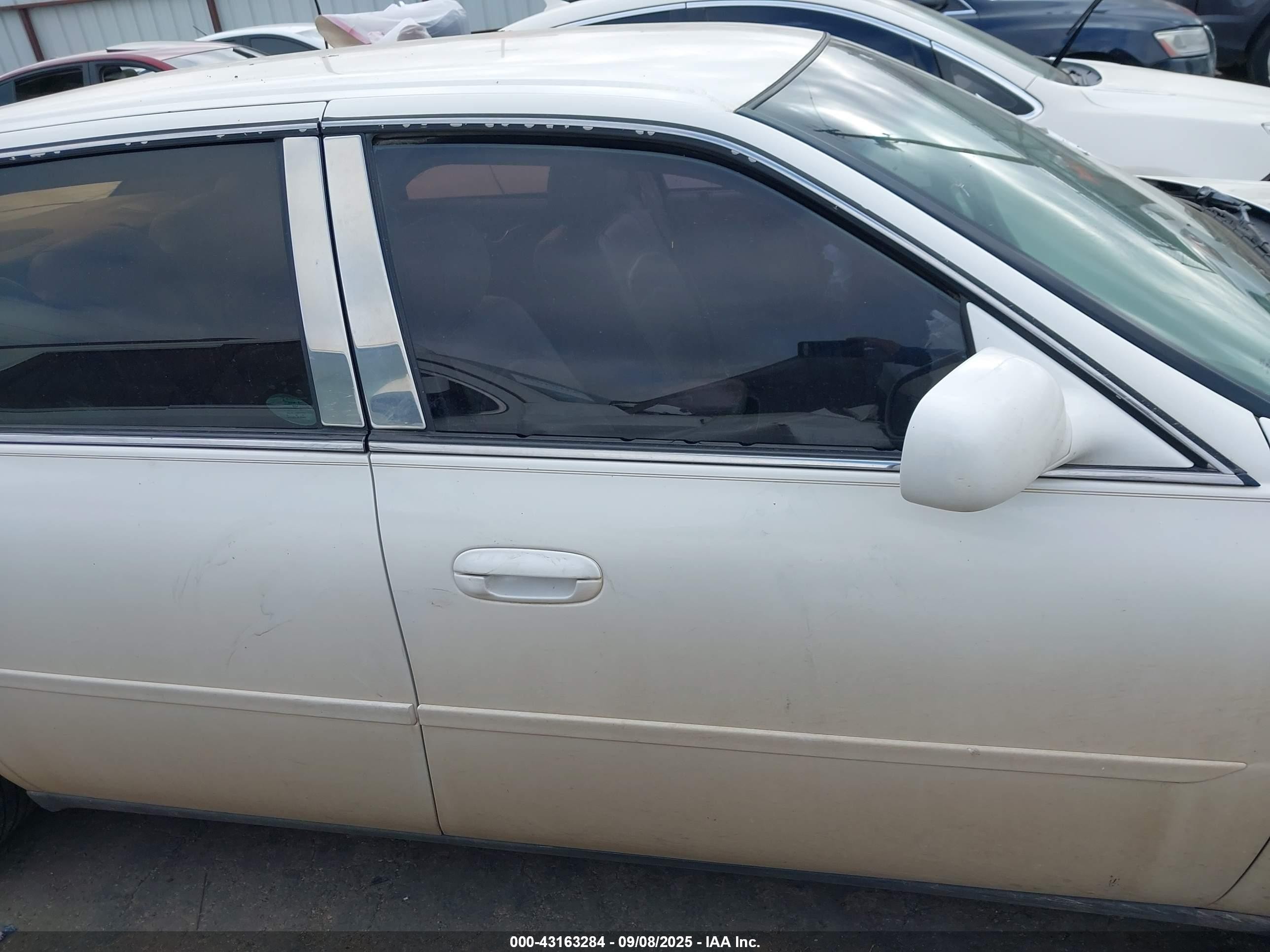 2000 Cadillac Deville Standard White vin: 1G6KD54Y1YU219423