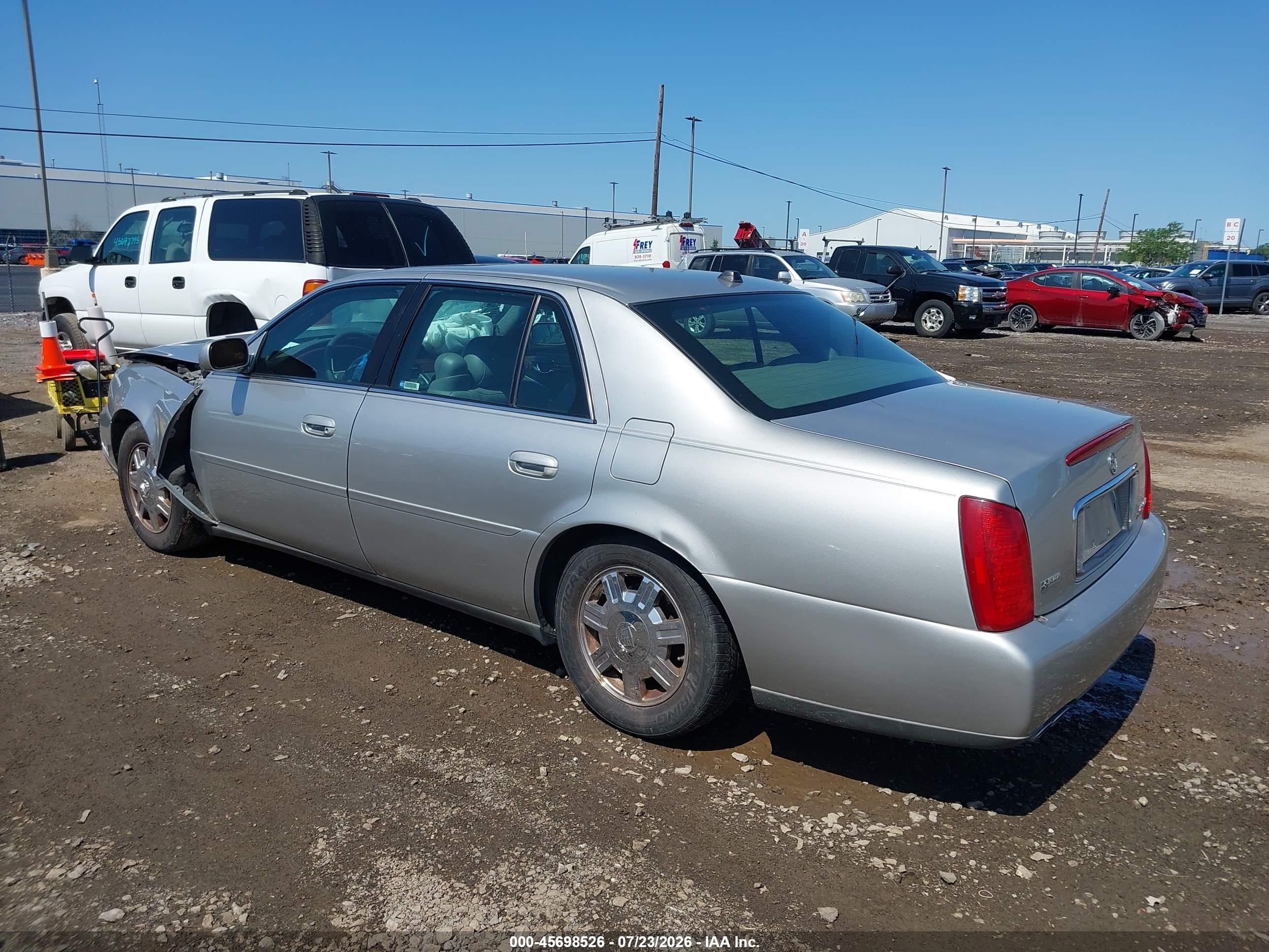 2004 Cadillac Deville   Серебряный vin: 1G6KD54Y24U180626